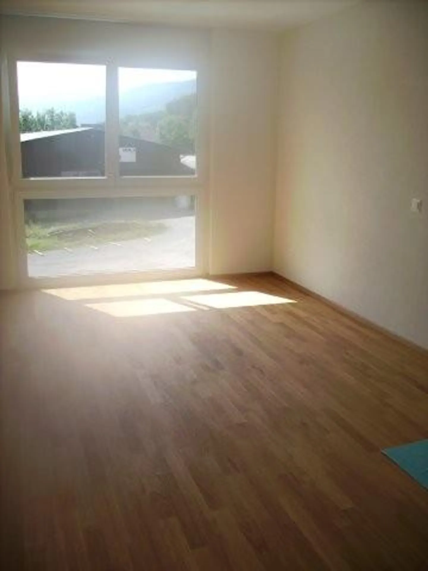 Modernes 4,5-Zimmer-Apartment mit Balkon - Foto 9 von 12