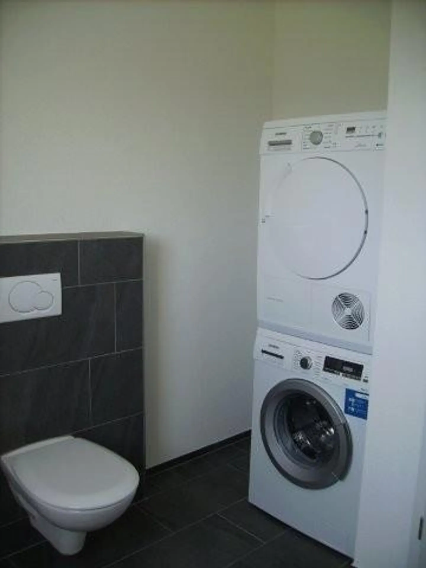 Modernes 4,5-Zimmer-Apartment mit Balkon - Foto 11 von 12