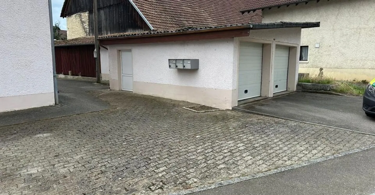 Immeuble résidentiel avec 3 unités - Photo 3 sur 10