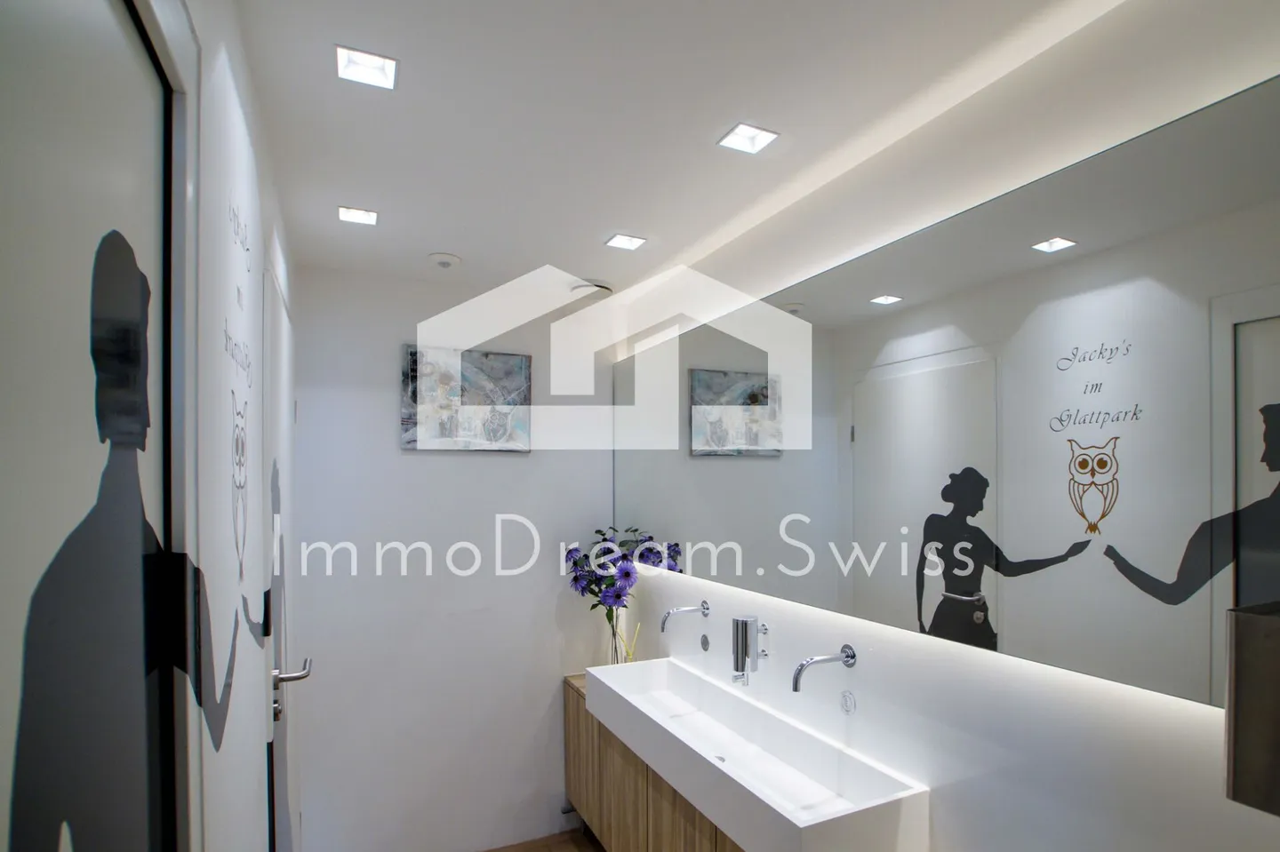 Attraktives Restaurant an bester Lage, mit grosser Terrasse, sowie einem weiteren sep. Ladenlokal - Foto 11 von 13