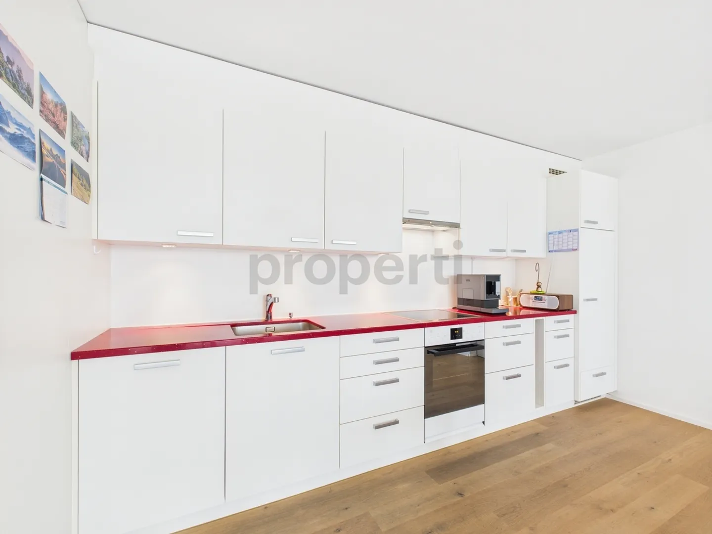 Charmant appartement en attique de 2,5 pièces avec vue dans la région à faible imposition de Warth-Weiningen TG - Photo 2 sur 12