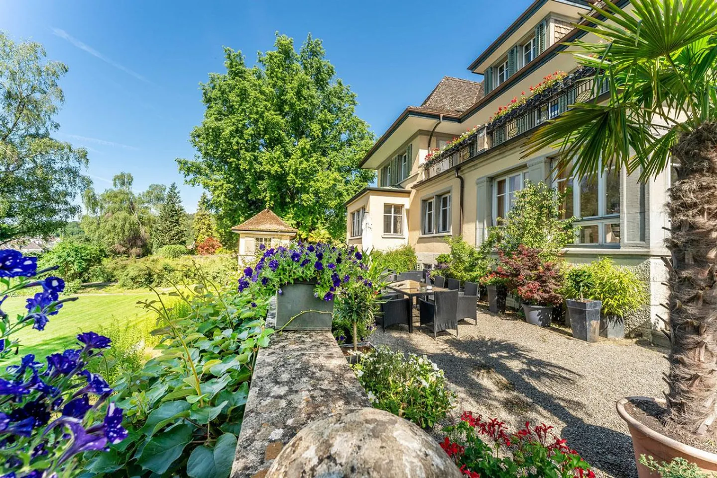 Una Villa Signorile con Architettura Elegante - Foto 4 di 15