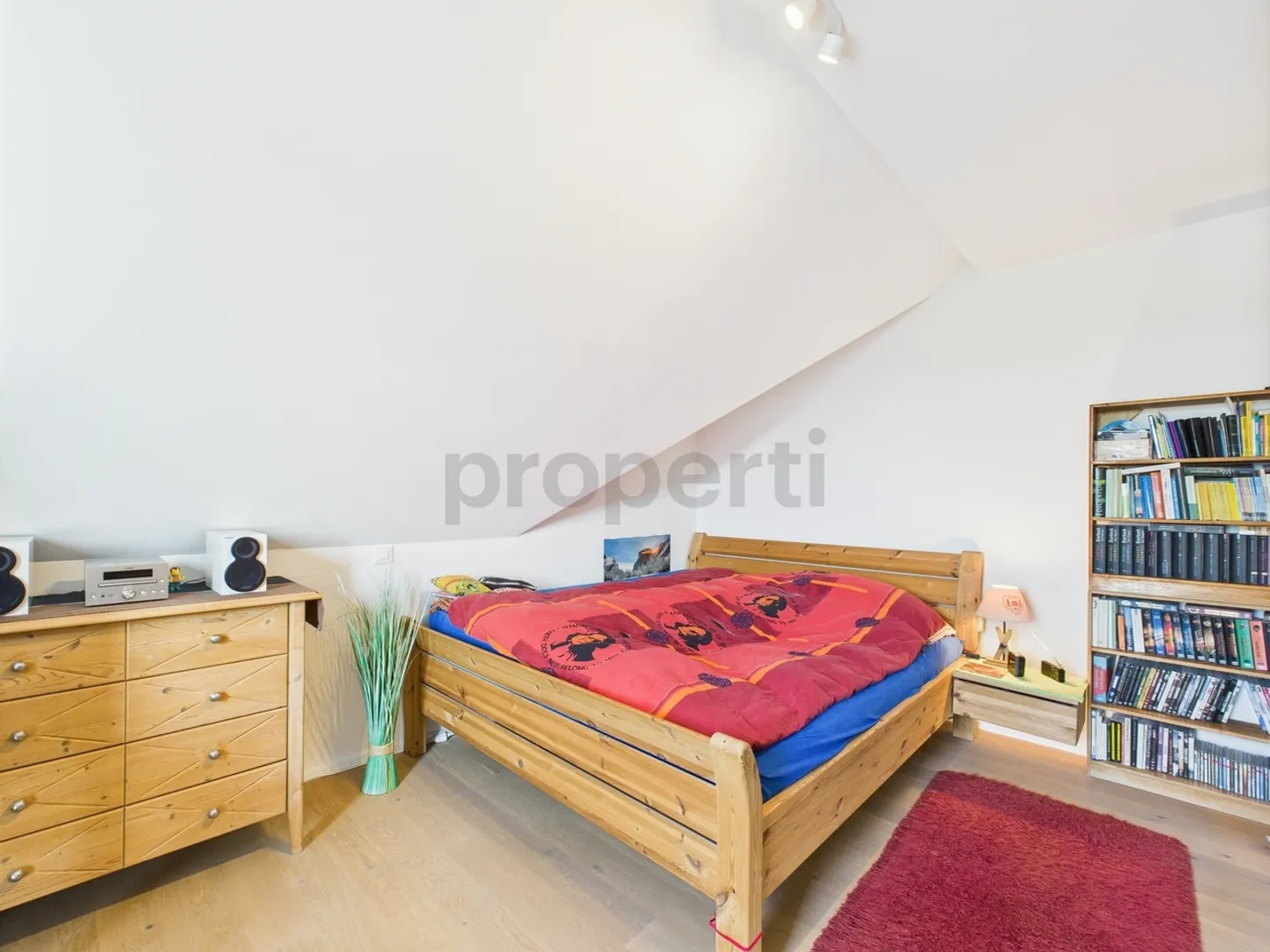 Charmant appartement en attique de 2,5 pièces avec vue dans la région à faible imposition de Warth-Weiningen TG - Photo 5 sur 12