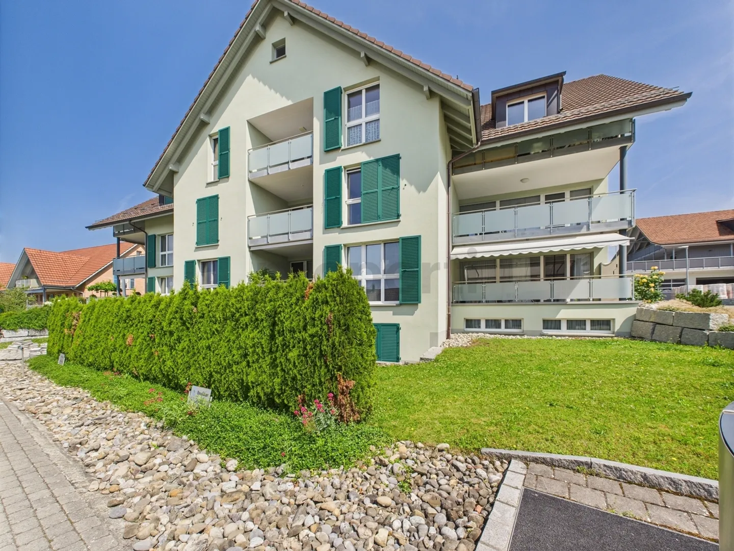 Charmant appartement en attique de 2,5 pièces avec vue dans la région à faible imposition de Warth-Weiningen TG - Photo 11 sur 12