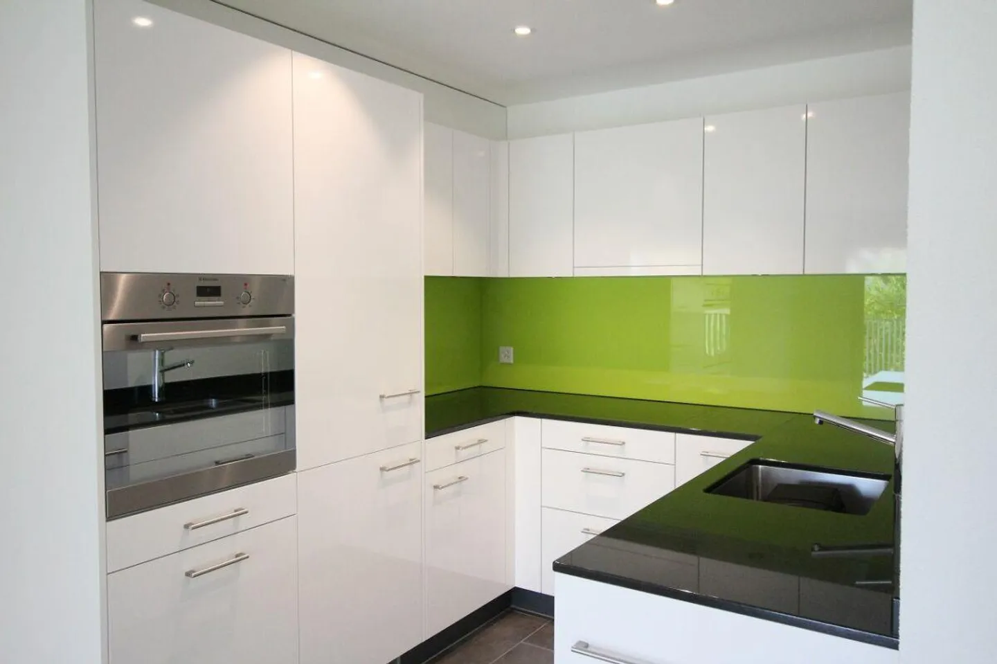 Moderne 2.5 Zimmerwohnung - Foto 3 von 10