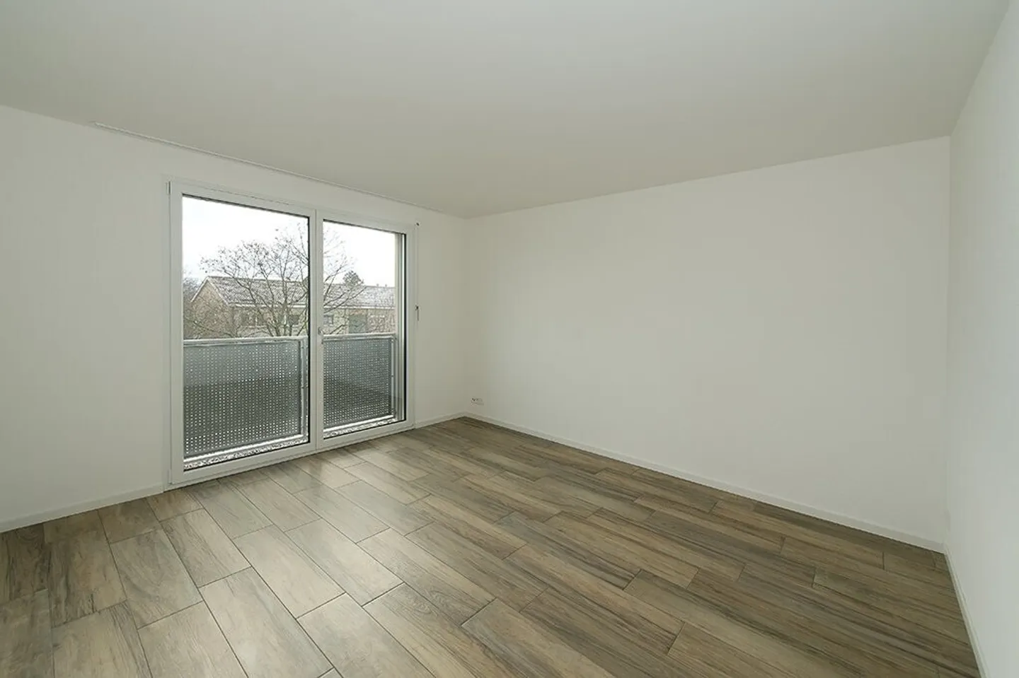 Charmante Attikawohnung mit Aussicht - Foto 3 von 6