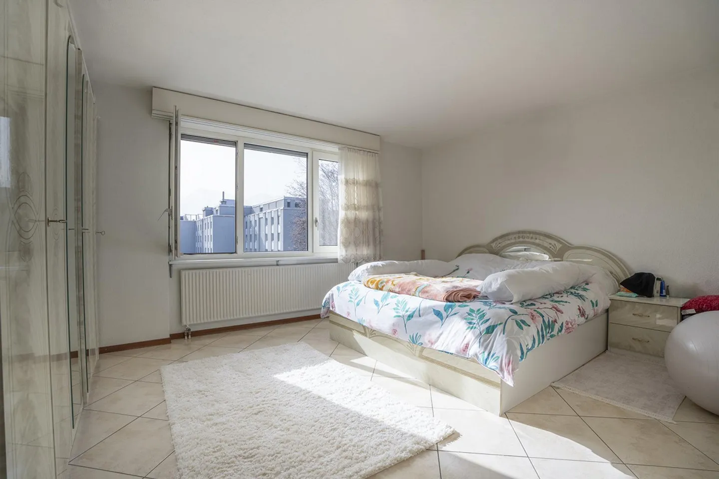 Helle 4.5-Zimmer-Wohnung mit Balkon - Foto 6 von 15