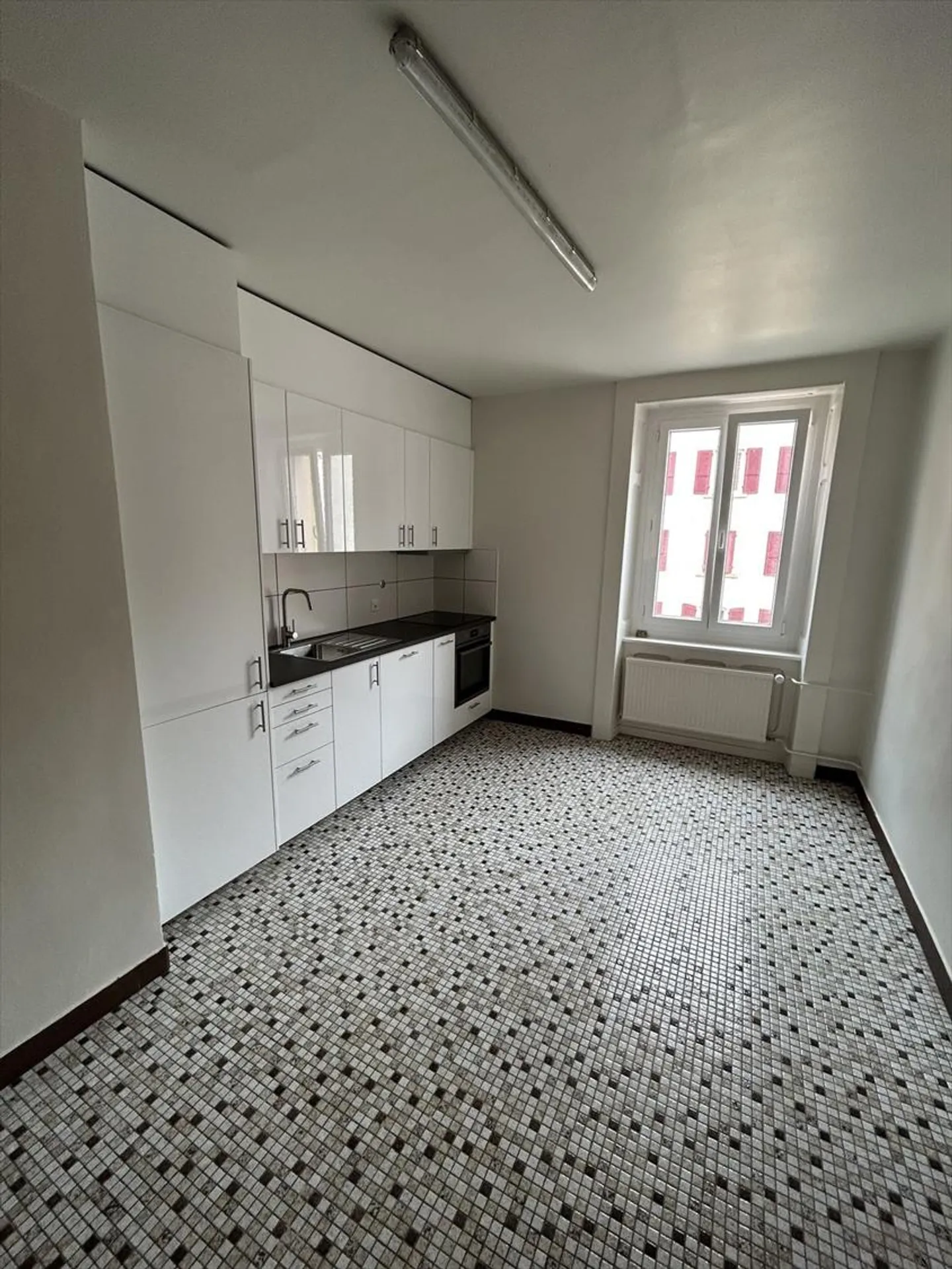 Bell'appartamento con balcone - Foto 1 di 7