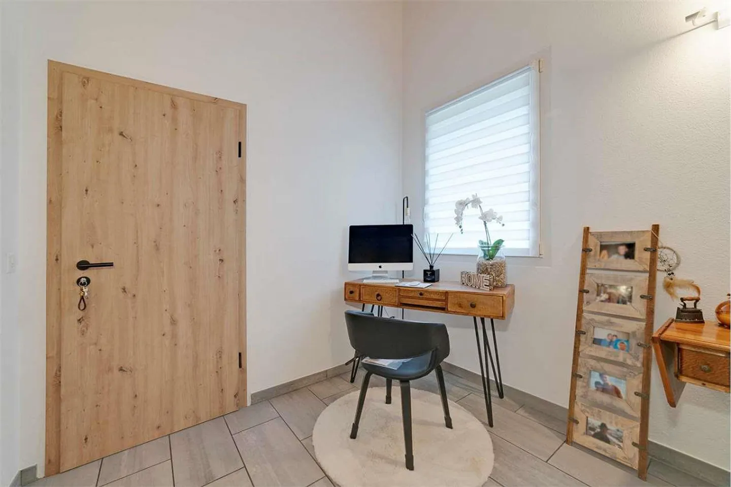 UN NIDO DANS LE CIEL : PENTHOUSE 4,5 PIÈCES AVEC CHEMINÉE ET VUE - Photo 2 sur 13