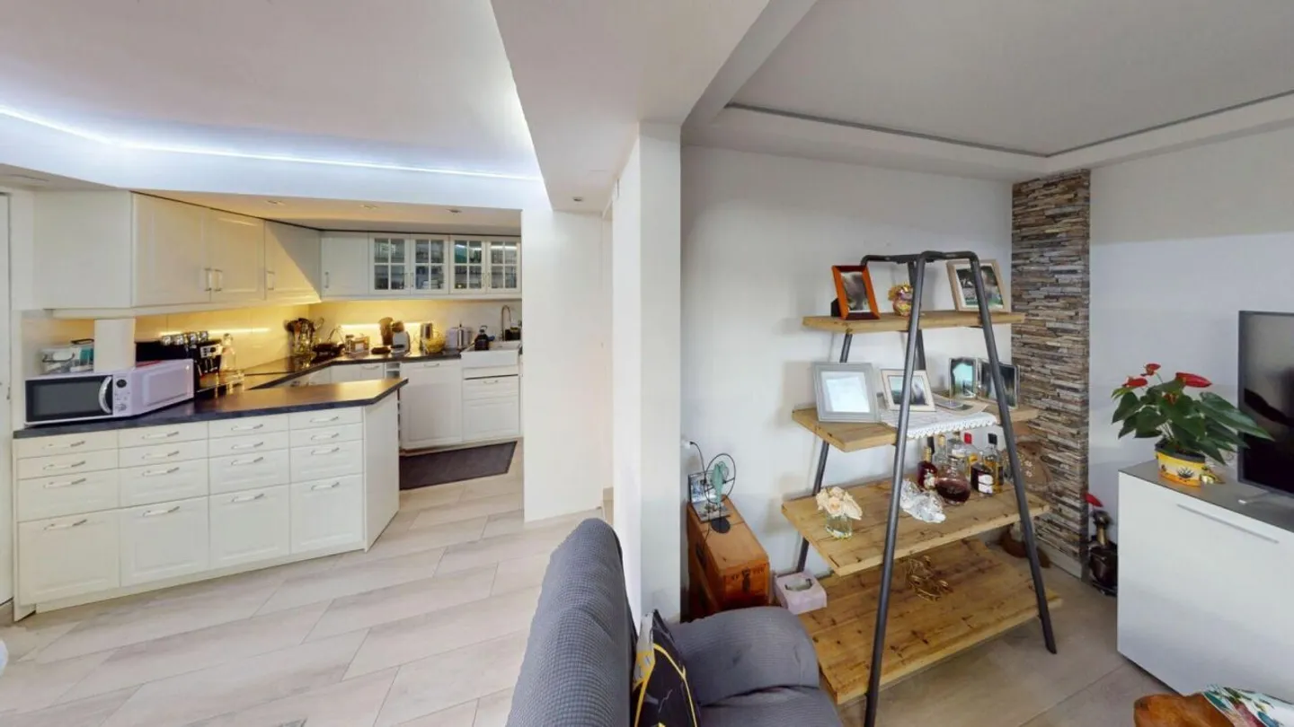 Charming Chalet with Stunning Views - Photo 3 of 13