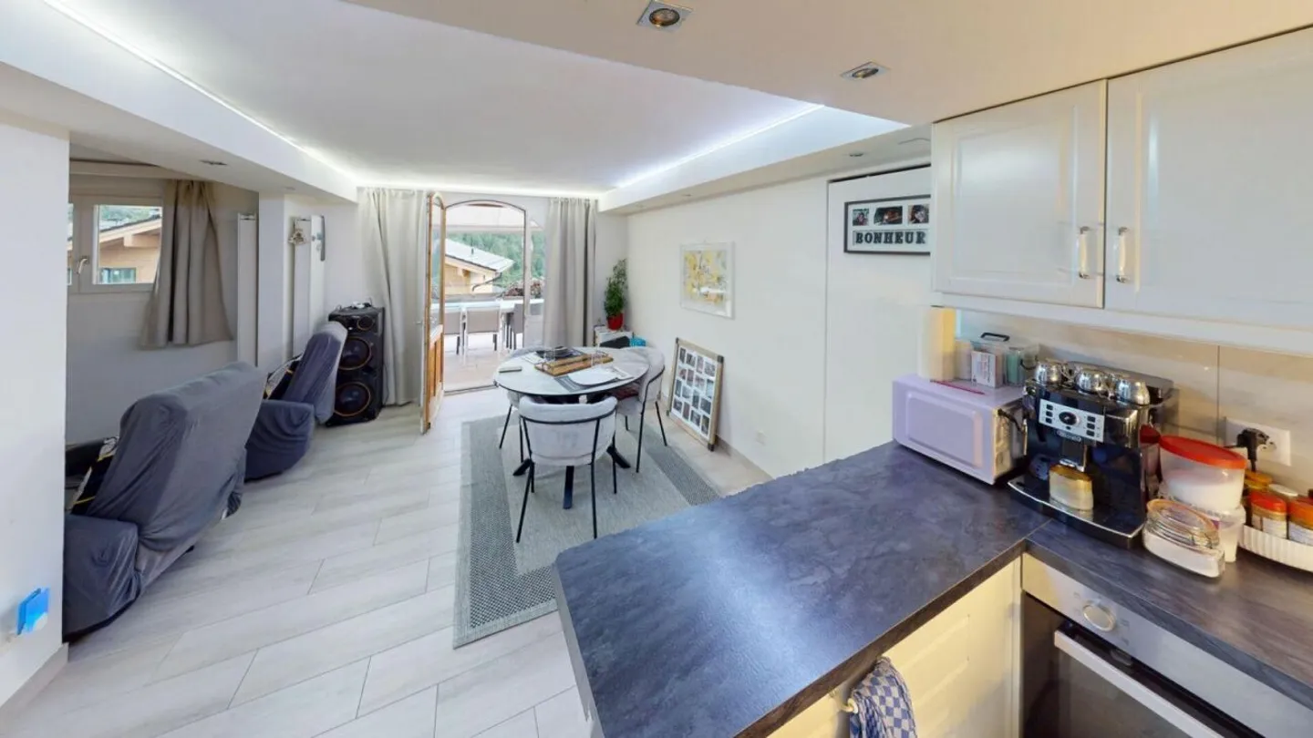 Charming Chalet with Stunning Views - Photo 4 of 13