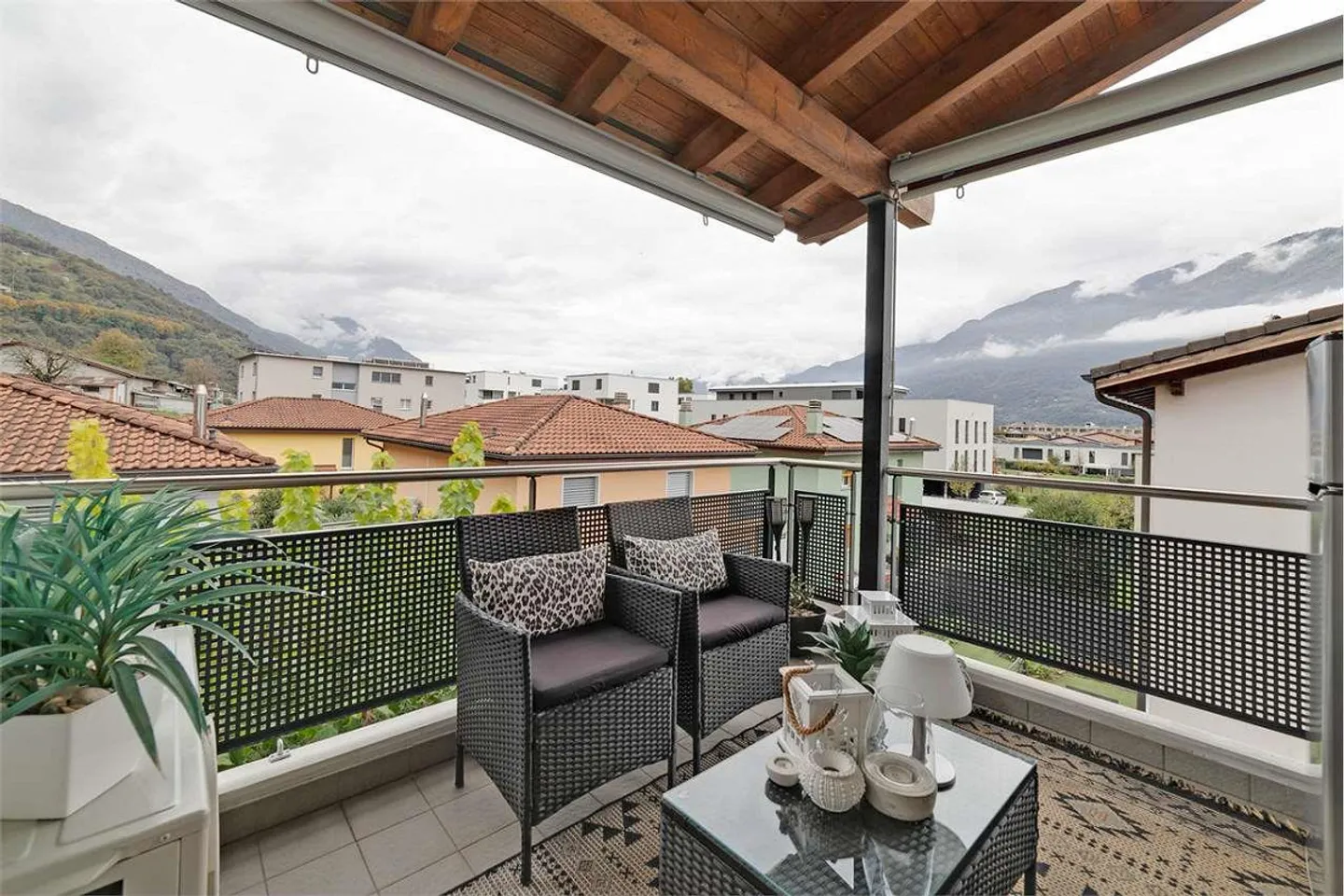 UN NIDO DANS LE CIEL : PENTHOUSE 4,5 PIÈCES AVEC CHEMINÉE ET VUE - Photo 13 sur 13