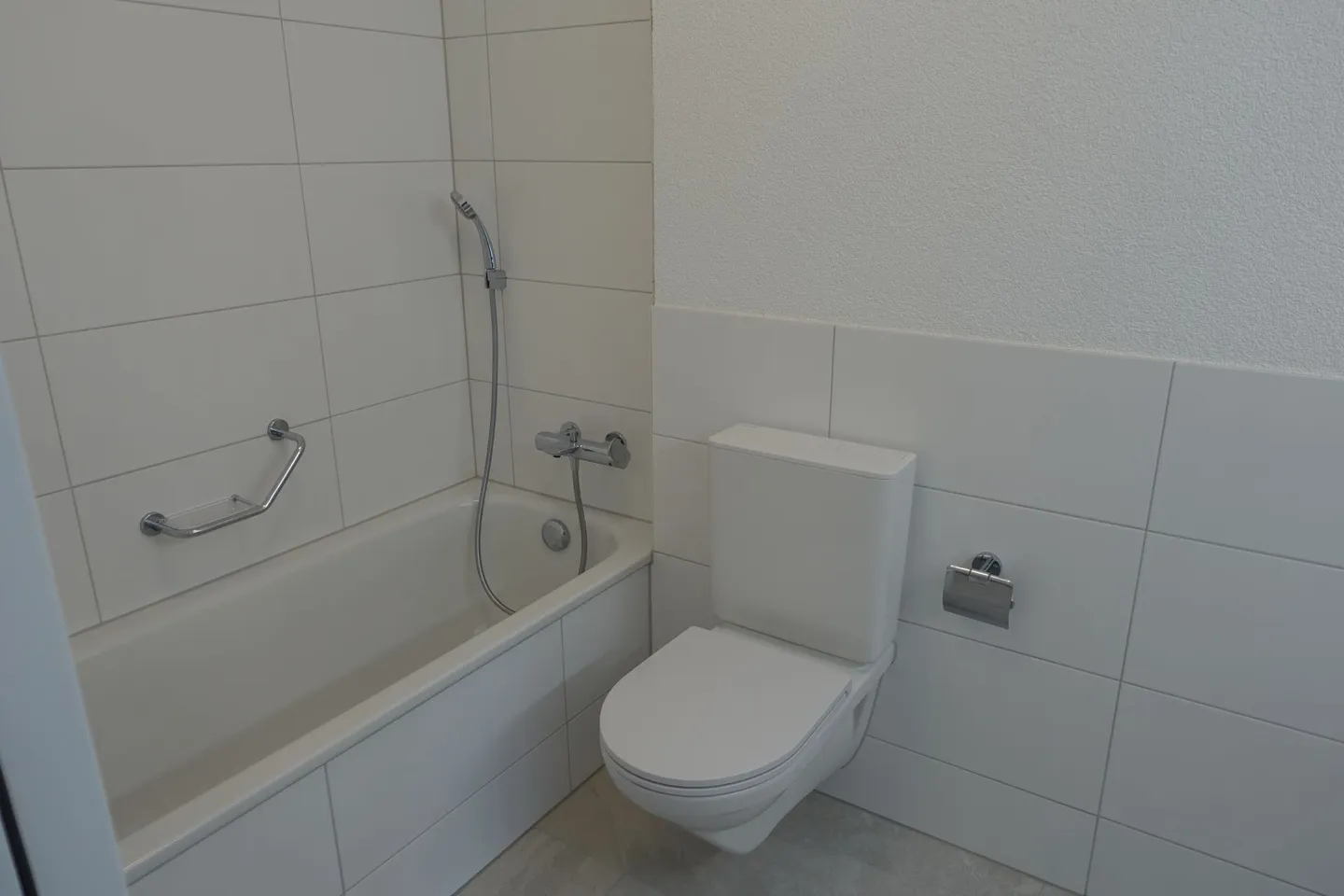 Large 4.5-room apartment in Reinach - Photo 6 of 7