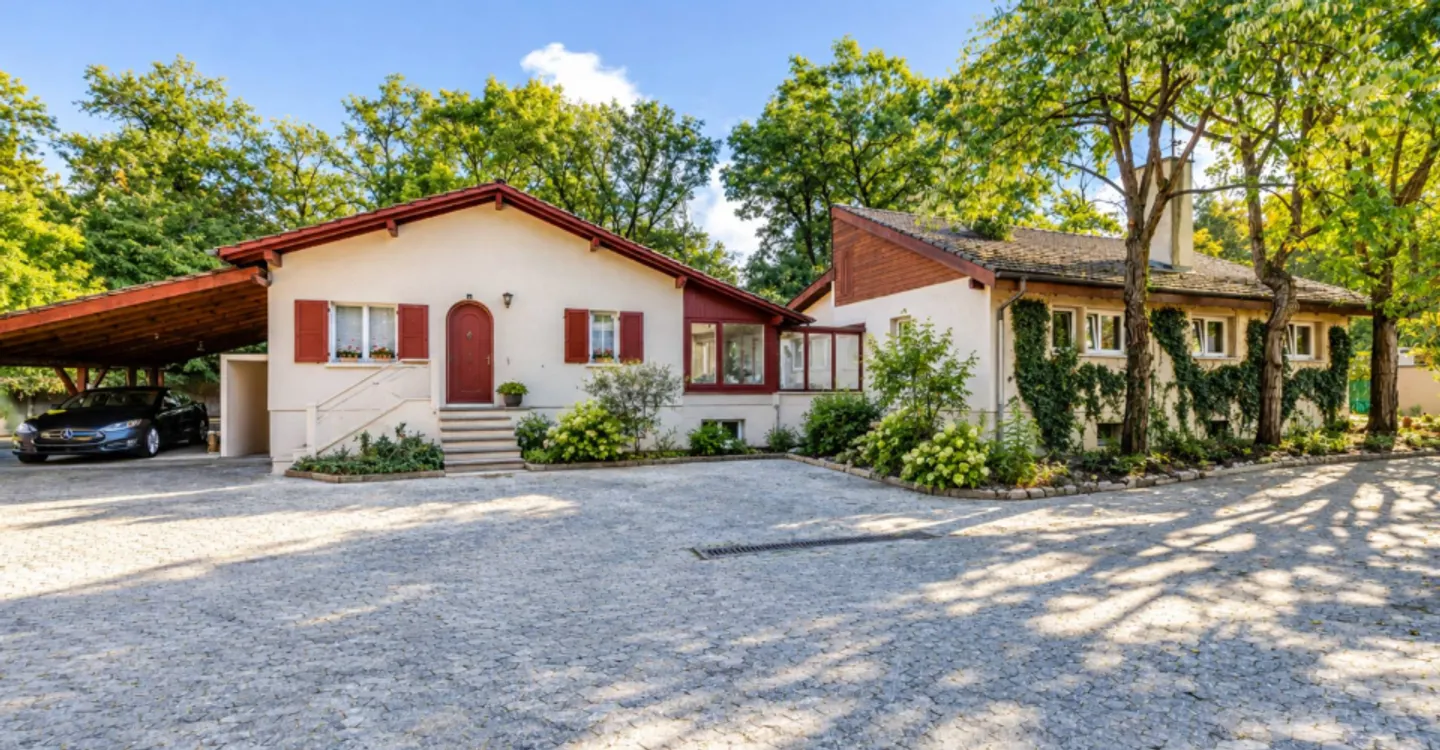 Zwei Villen zu renovieren in Vandoeuvres - Foto 1 von 1