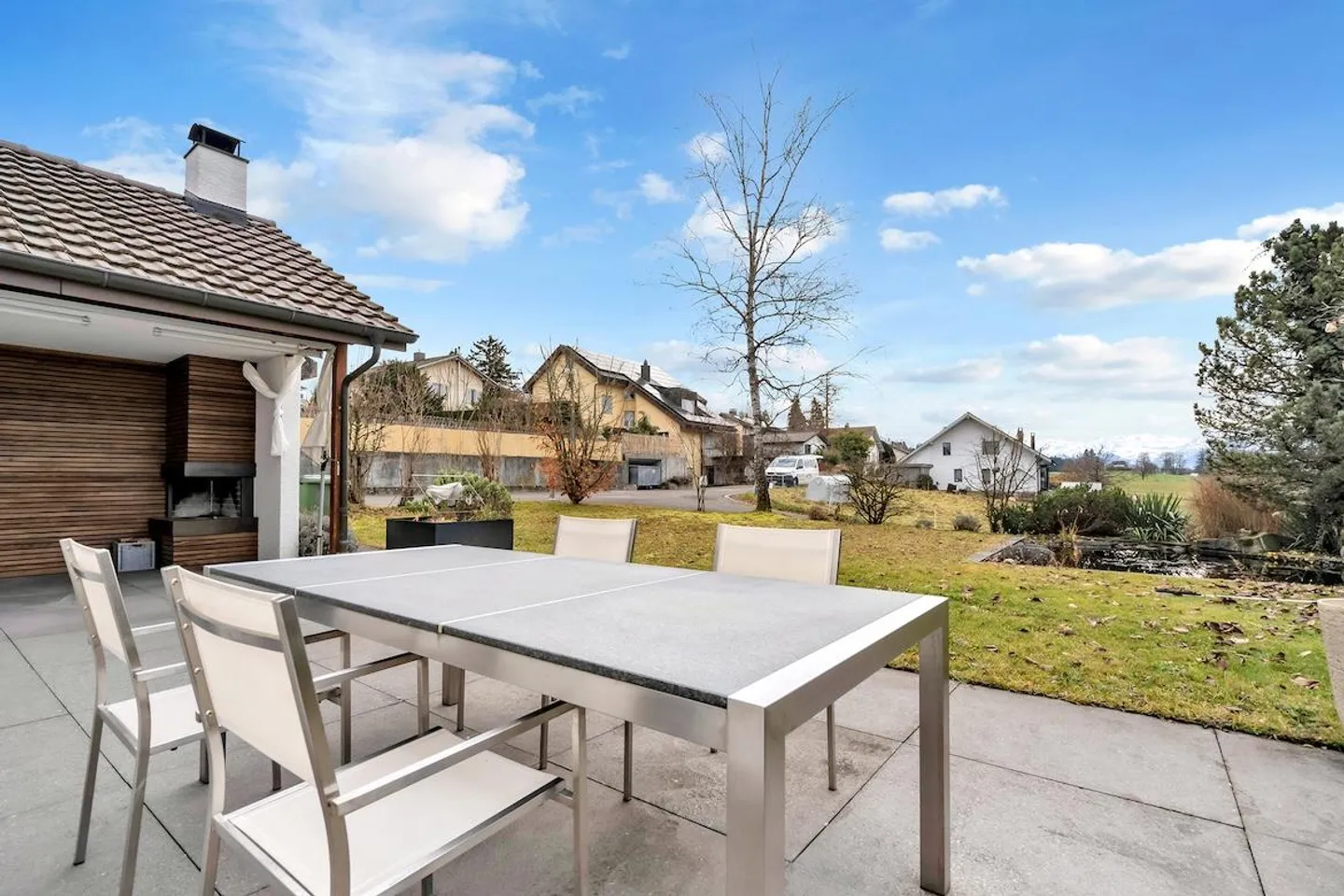 Detached family house with studio apartment in Münsingen – Alpine panorama included - Photo 2 of 30