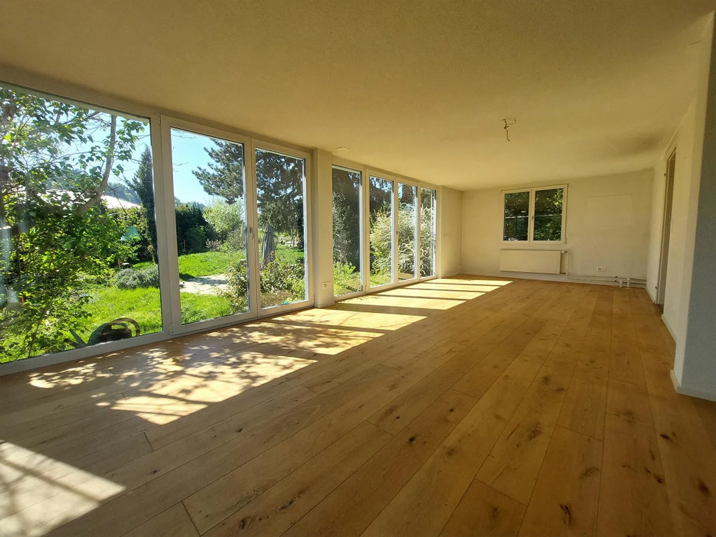 Large 6.5 Room House - Photo 7 of 17