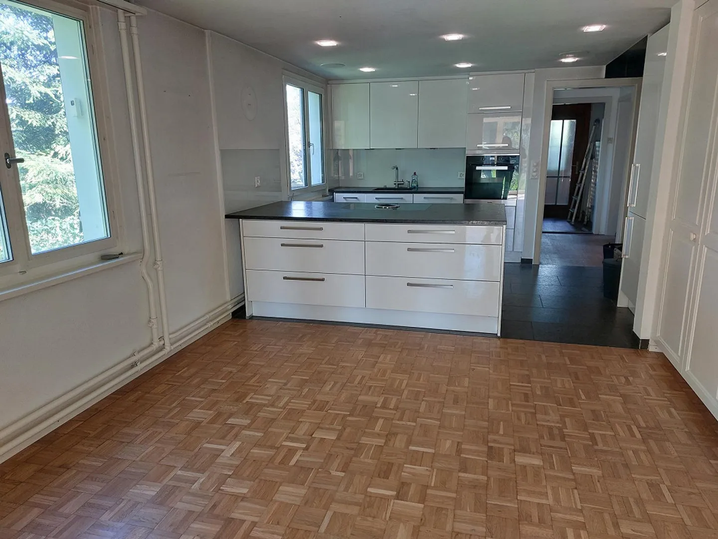 Large 6.5 Room House - Photo 8 of 17
