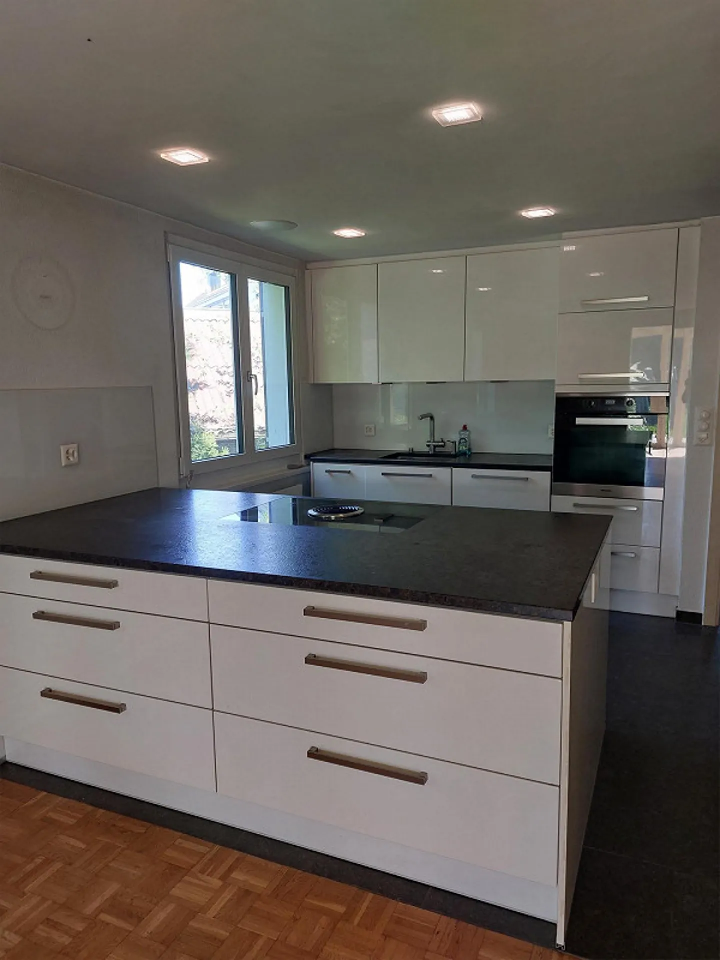 Large 6.5 Room House - Photo 9 of 17