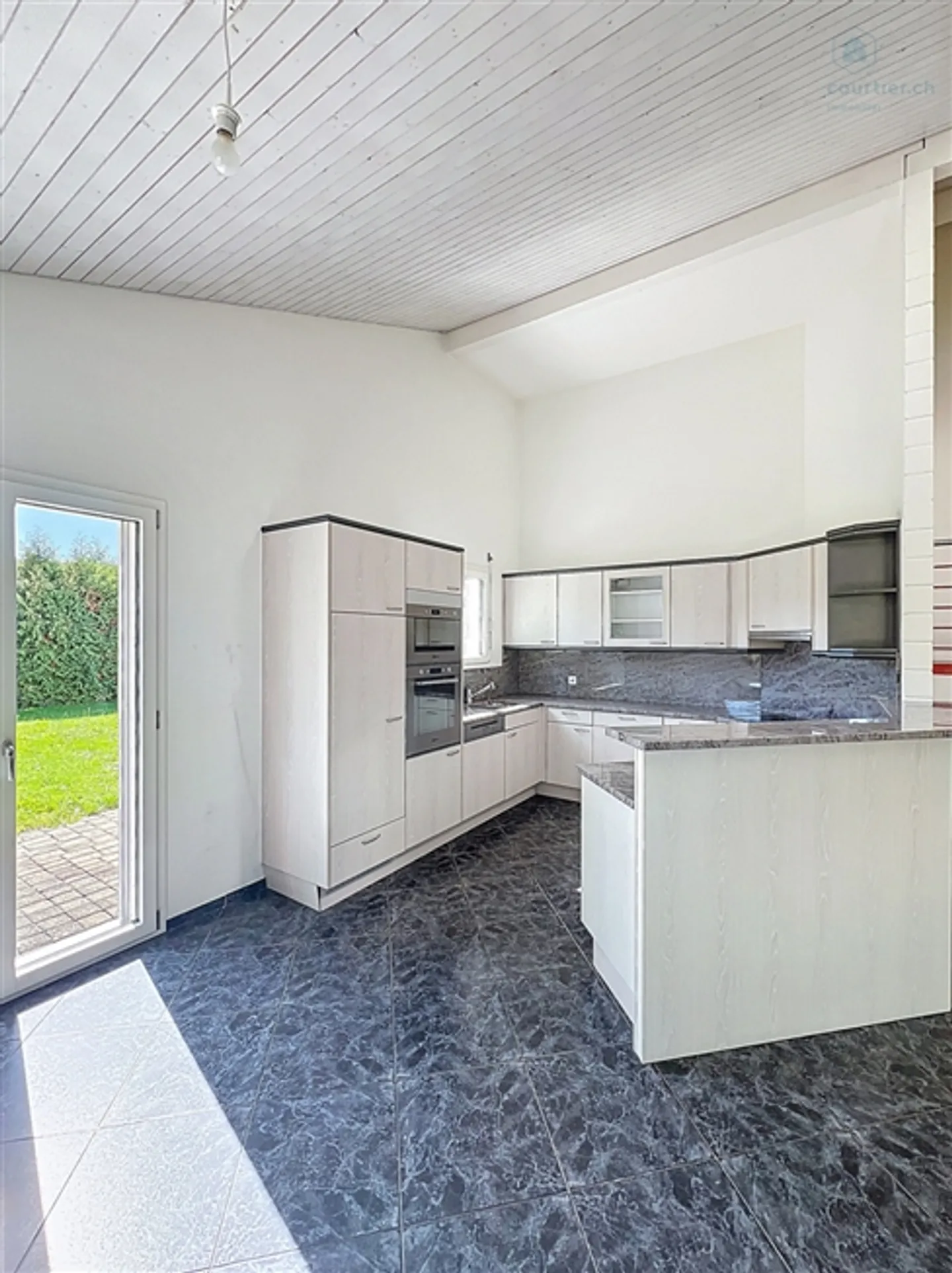 Detached villa on a wooded plot, quiet area in a cul-de-sac - Photo 8 of 13