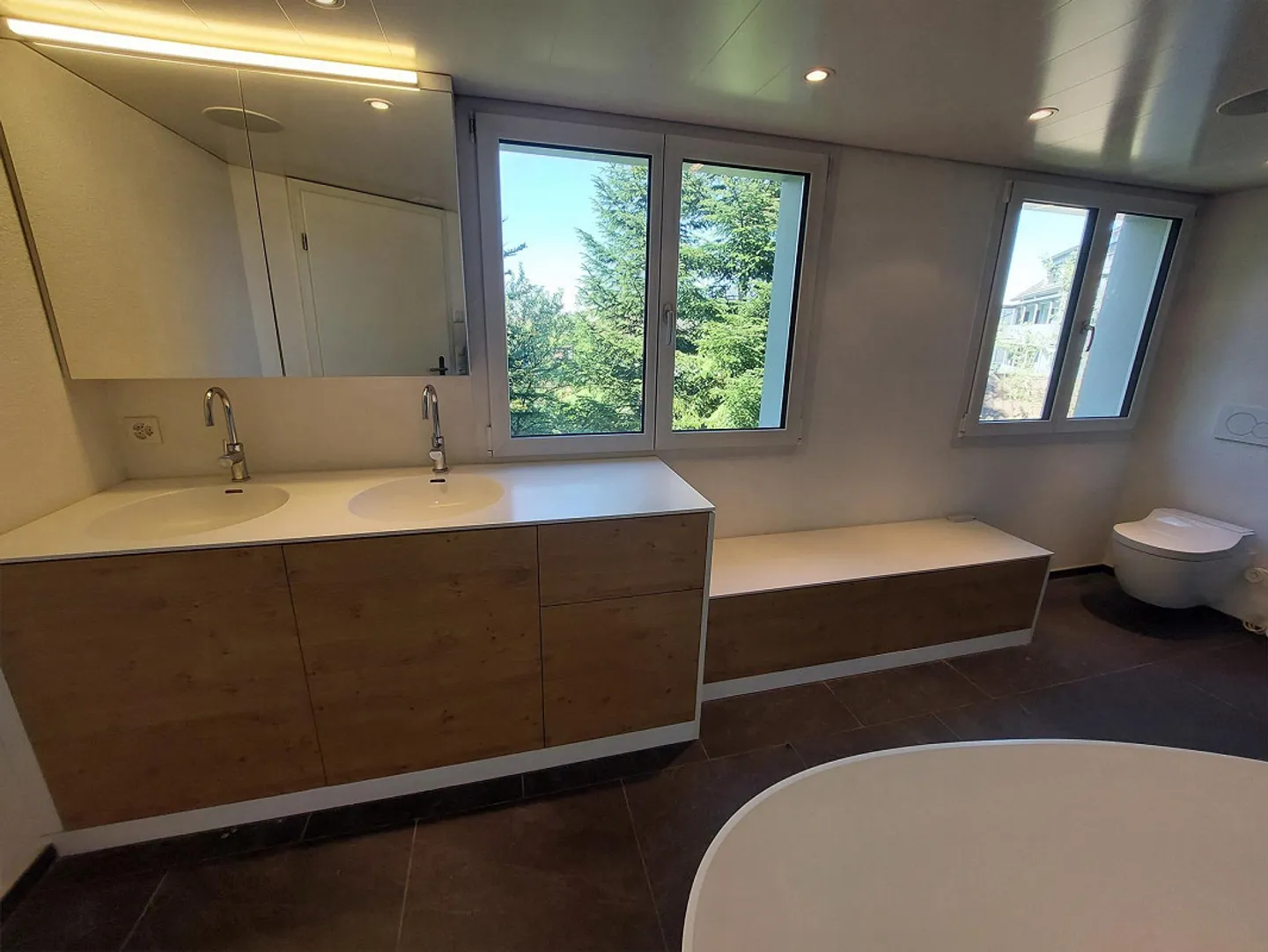 Large 6.5 Room House - Photo 16 of 17