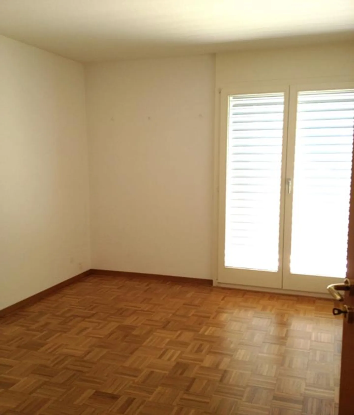 Appartamento di 3.5 locali, giardino e cantina collegata internamente - Foto 6 di 11