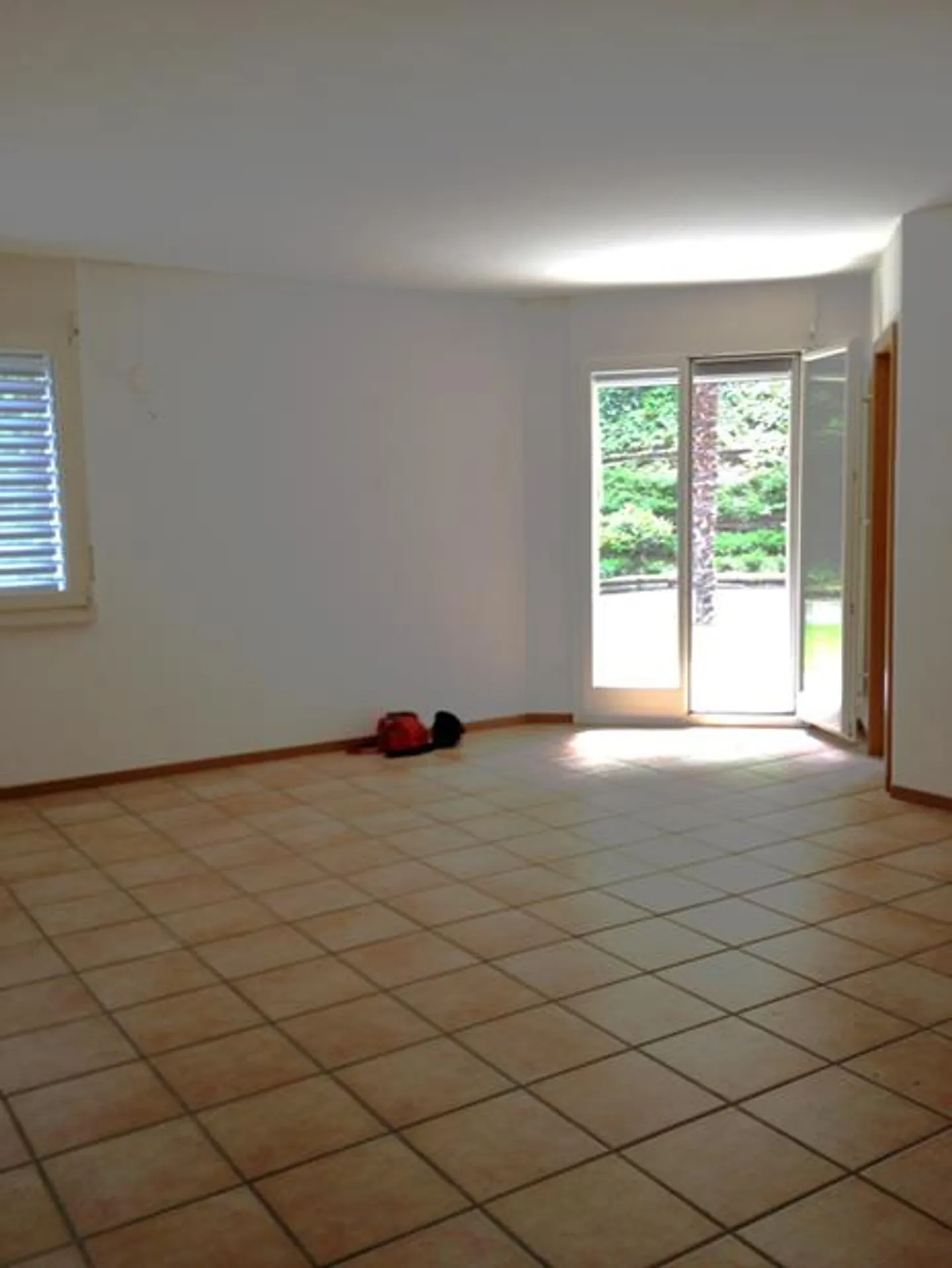 Appartamento di 3.5 locali, giardino e cantina collegata internamente - Foto 7 di 11