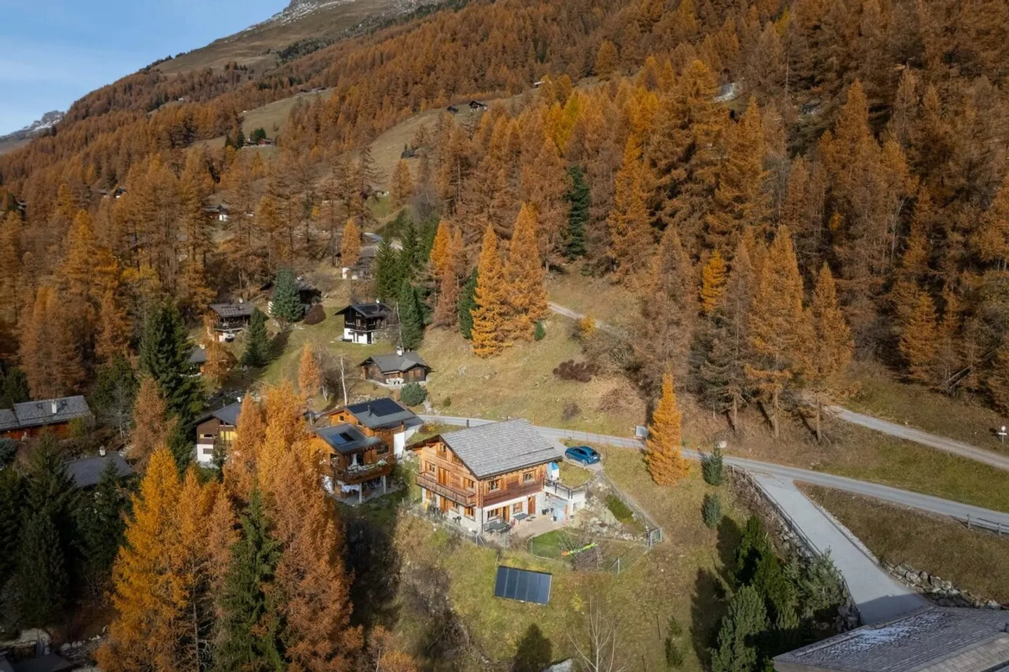 Chalet for sale - Photo 3 of 8