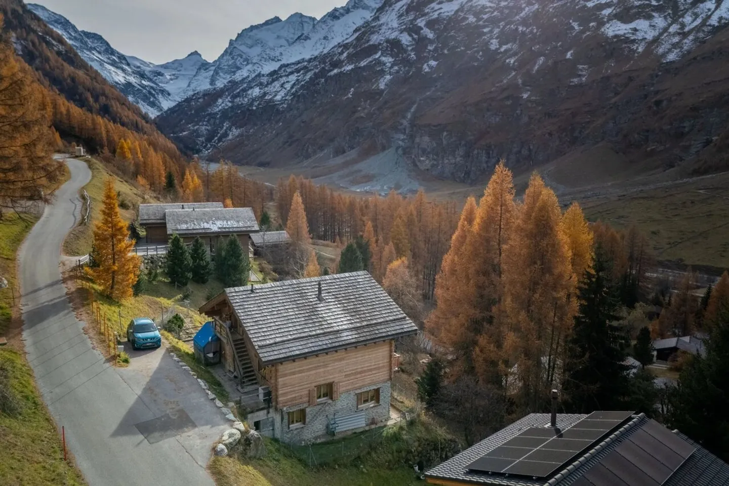 Chalet for sale - Photo 4 of 8