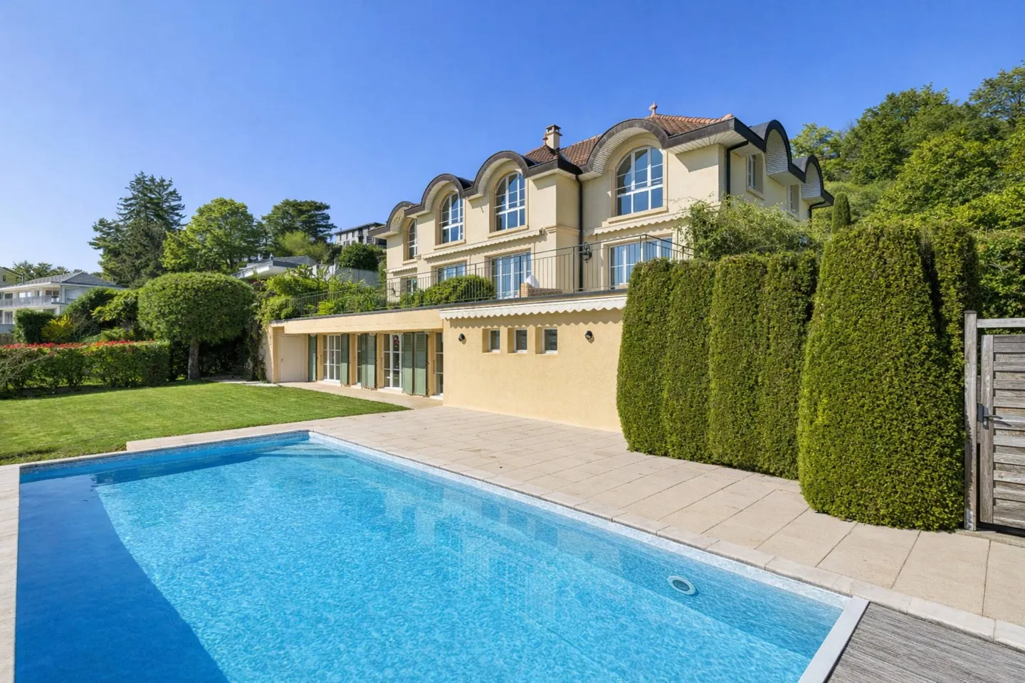 Exclusivité à Lutry : Maison de maître de 420 m2 avec vue panoramique sur le lac - Photo 10 sur 13