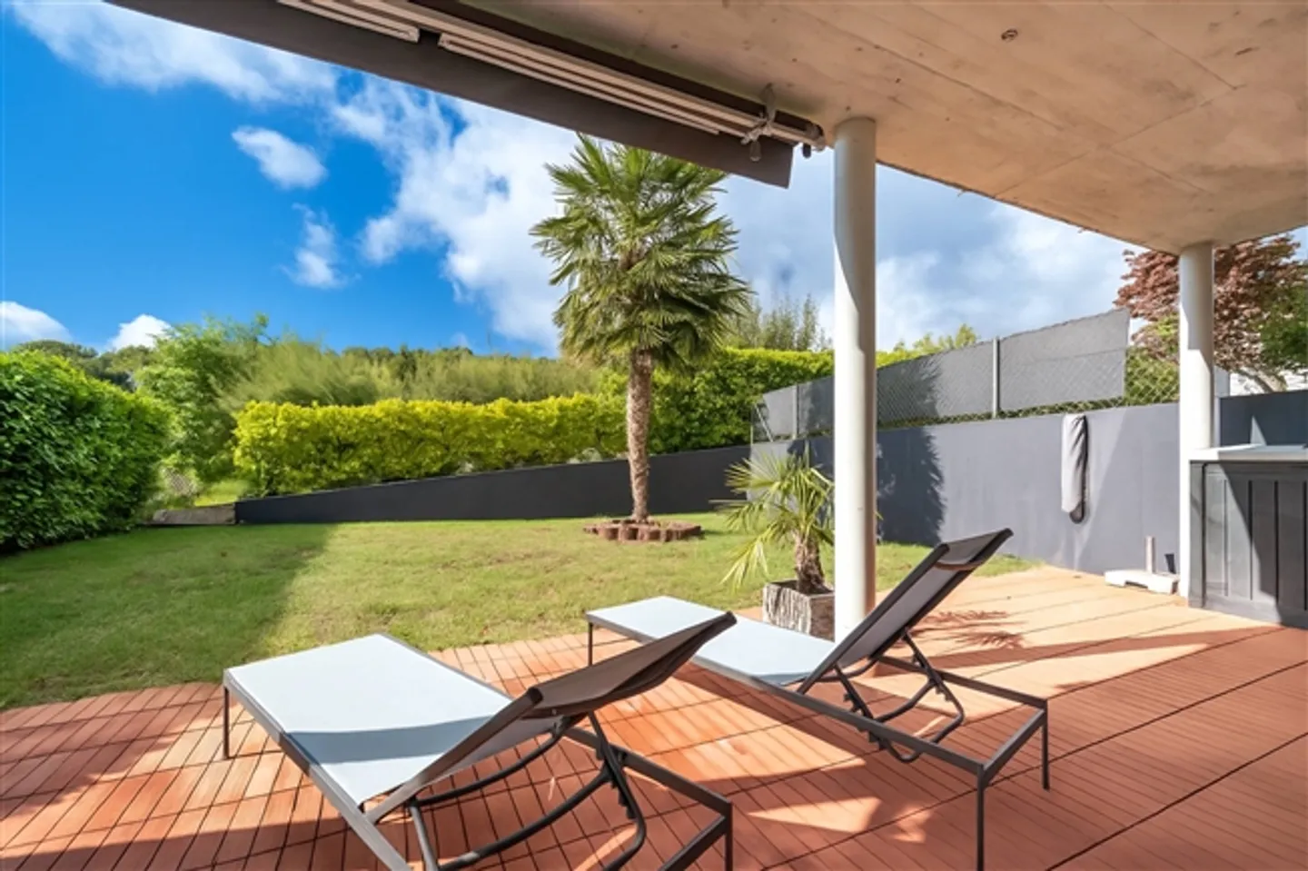 Appartement moderne de 5,5 pièces avec 2 balcons, 2 terrasses et jardin - Photo 8 sur 13