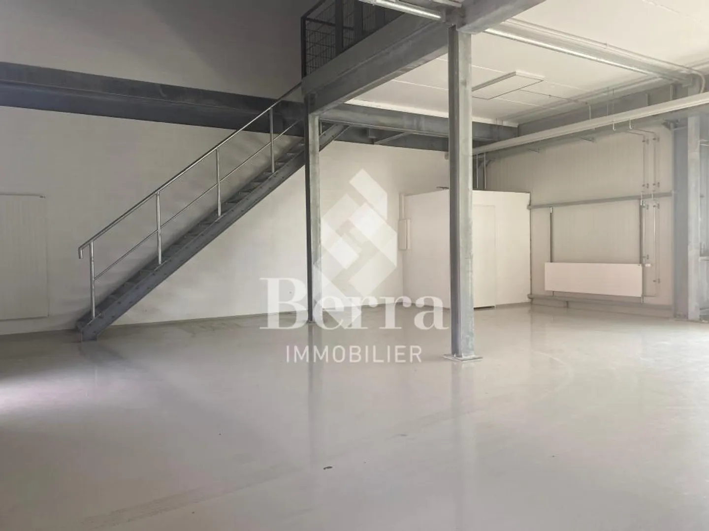 Modern Commercial Space in Ardon - Photo 3 of 11