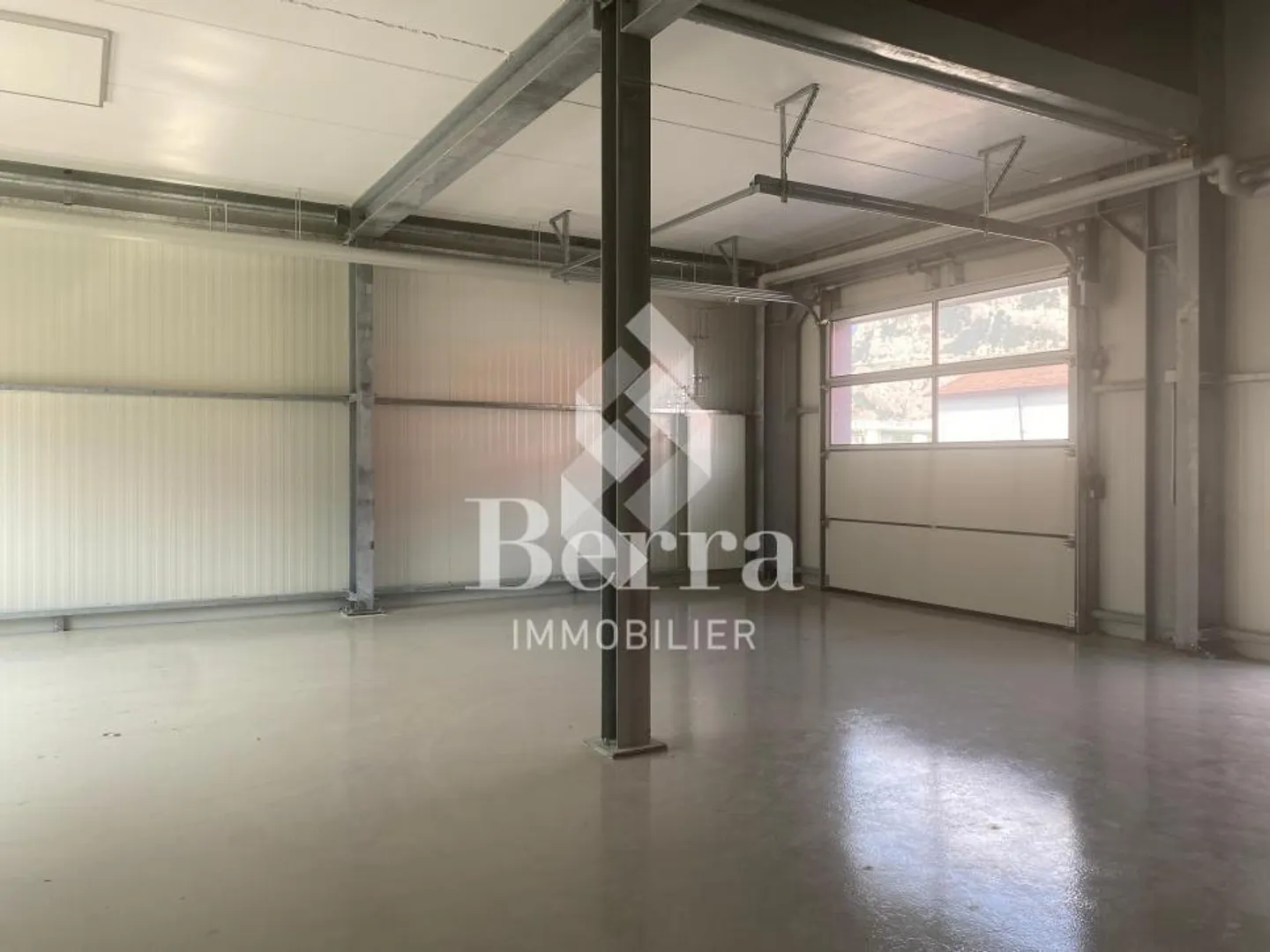Modern Commercial Space in Ardon - Photo 5 of 11