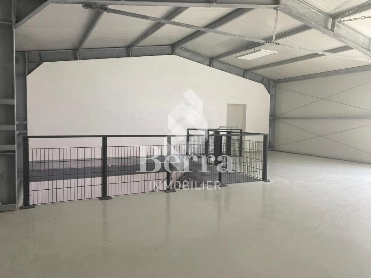 Modern Commercial Space in Ardon - Photo 9 of 11