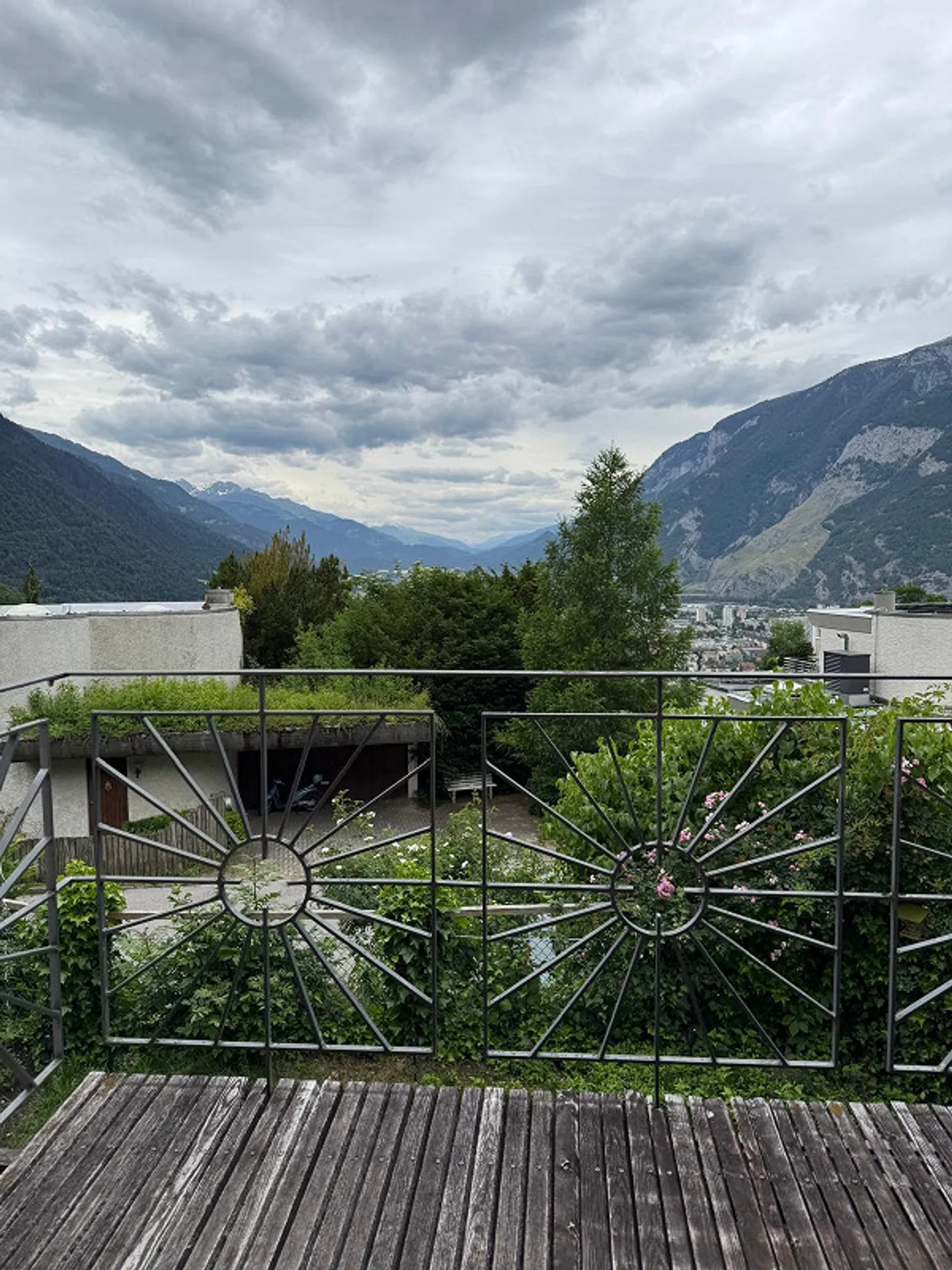 Helle 1.5-Zimmerwohnung mit Aussicht - Foto 1 von 7