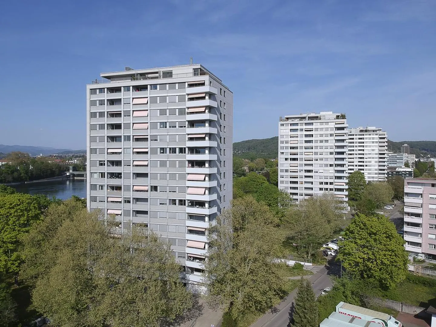 Cerchi un grande appartamento? Trovato! - Foto 1 di 9