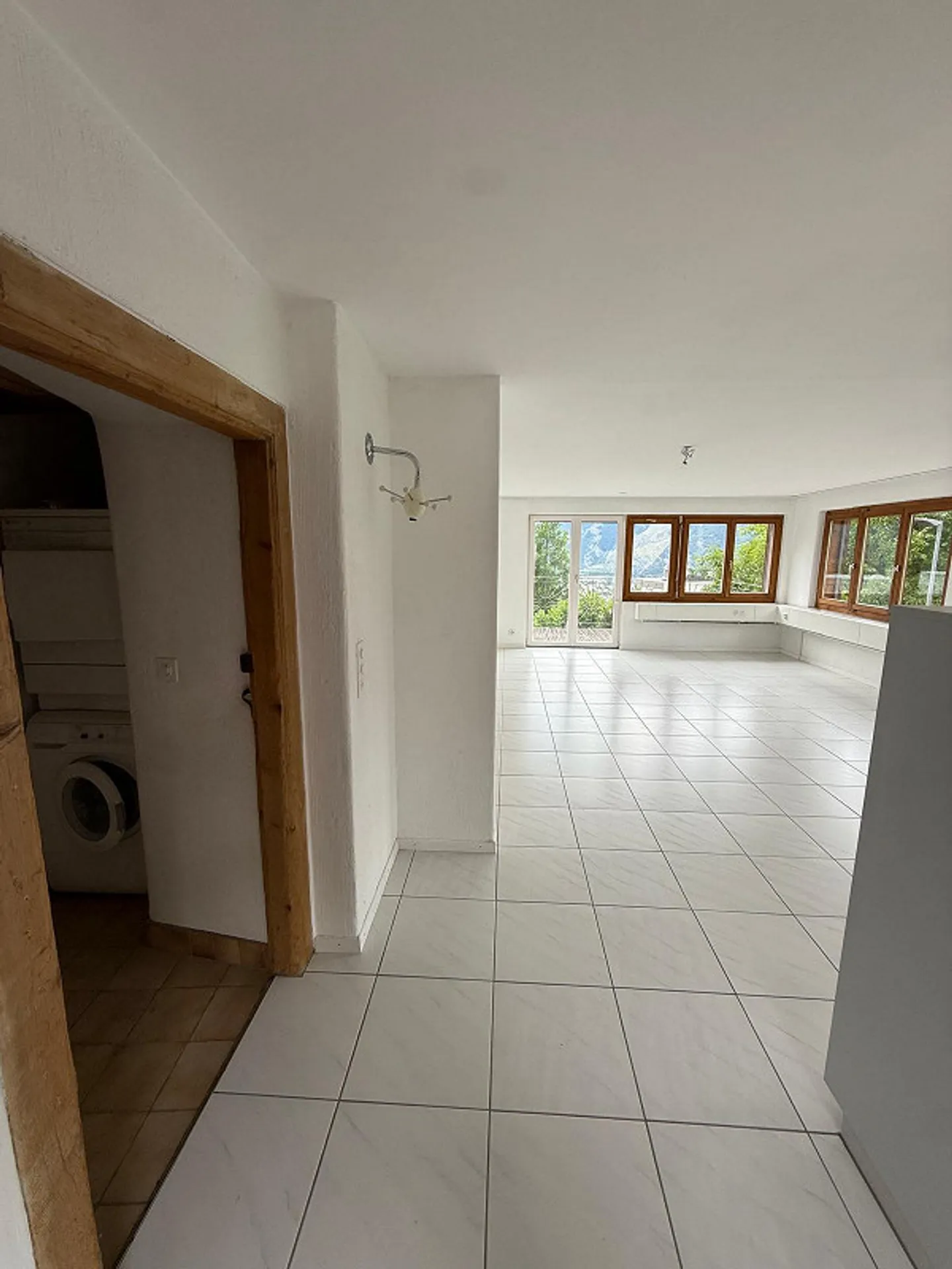 Helle 1.5-Zimmerwohnung mit Aussicht - Foto 6 von 7