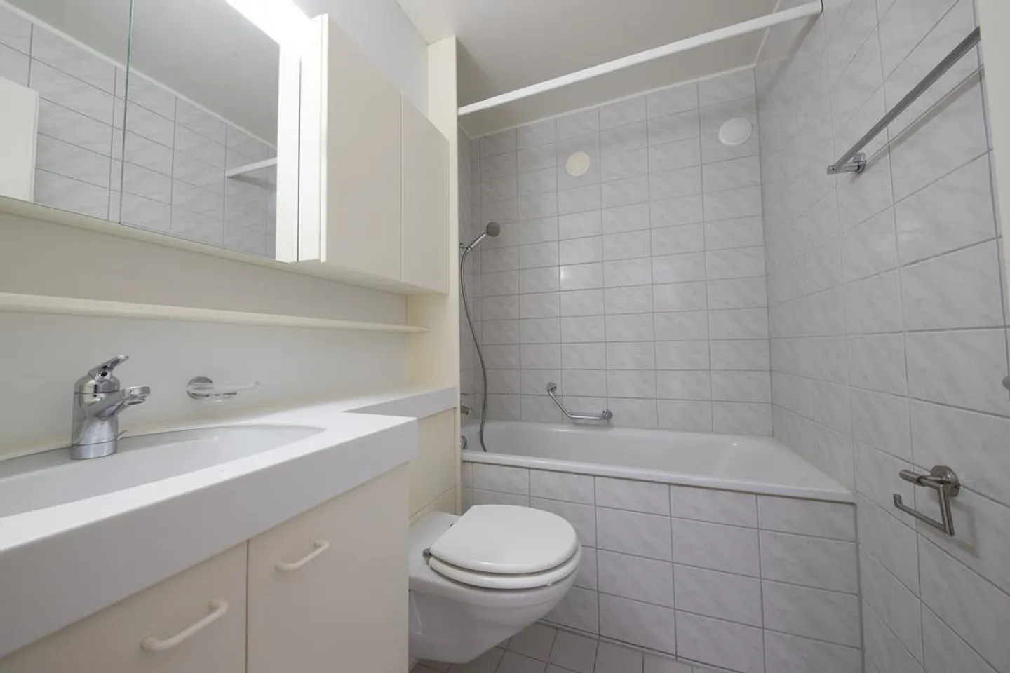 Cerchi un grande appartamento? Trovato! - Foto 3 di 9