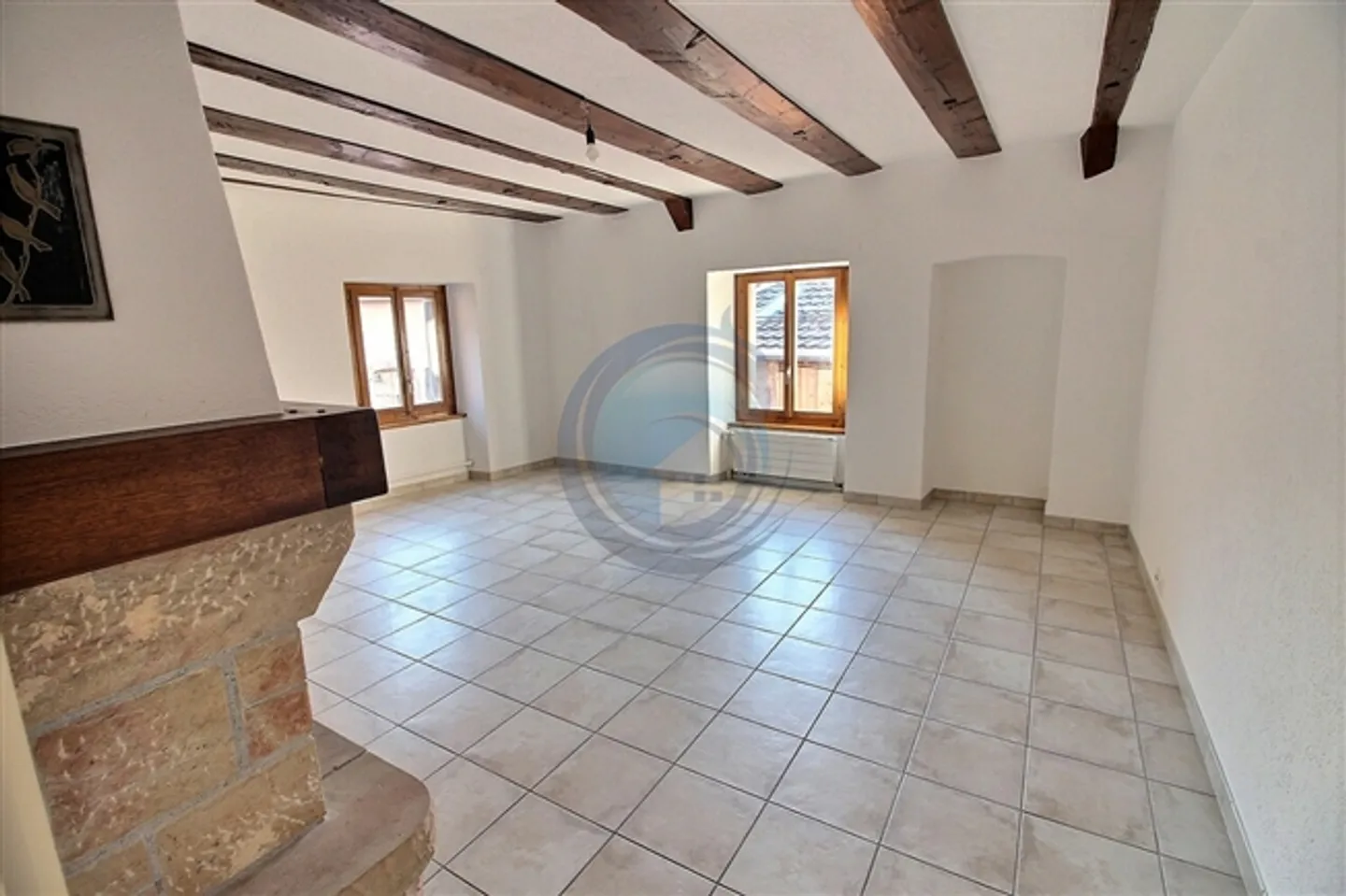 Affascinante casa a 2 unità con grande giardino e parcheggio coperto - Foto 9 di 19