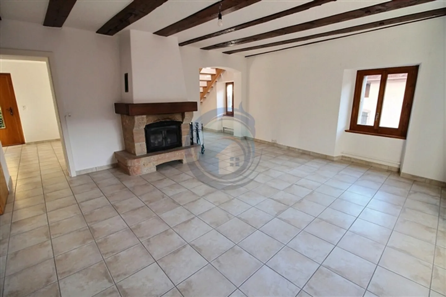 Affascinante casa a 2 unità con grande giardino e parcheggio coperto - Foto 10 di 19