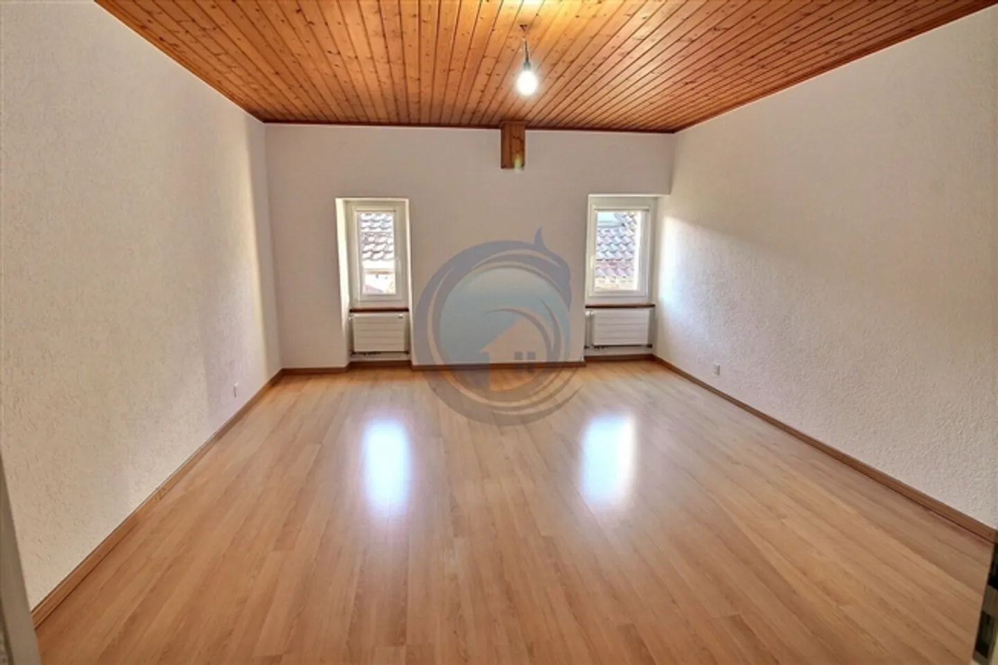 Affascinante casa a 2 unità con grande giardino e parcheggio coperto - Foto 11 di 19