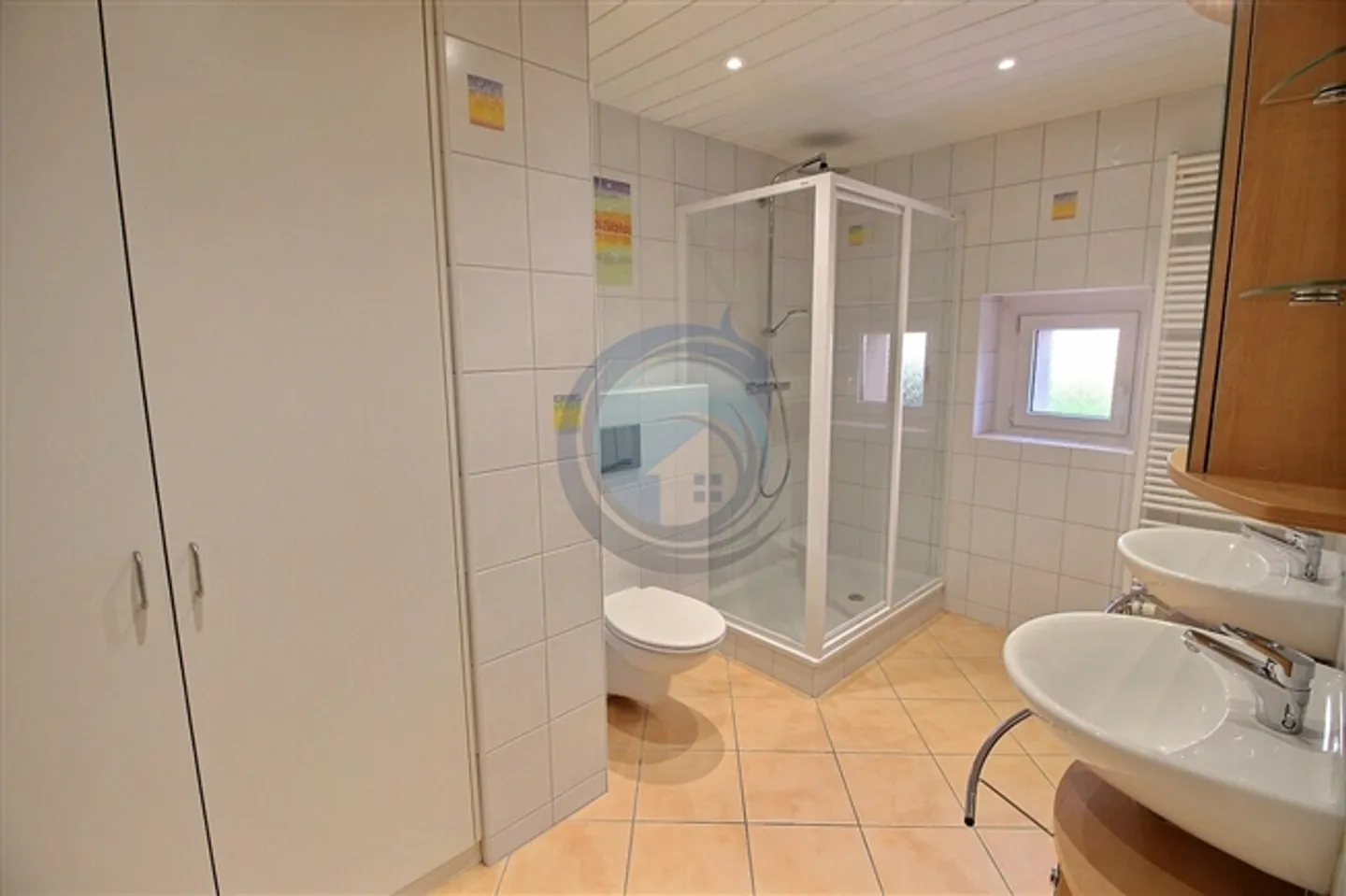 Affascinante casa a 2 unità con grande giardino e parcheggio coperto - Foto 13 di 19