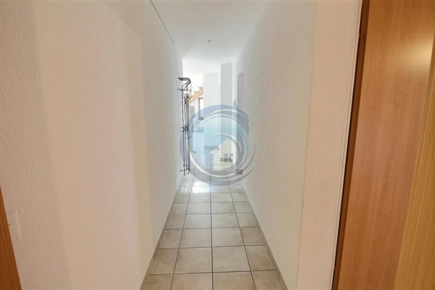 Affascinante casa a 2 unità con grande giardino e parcheggio coperto - Foto 16 di 19