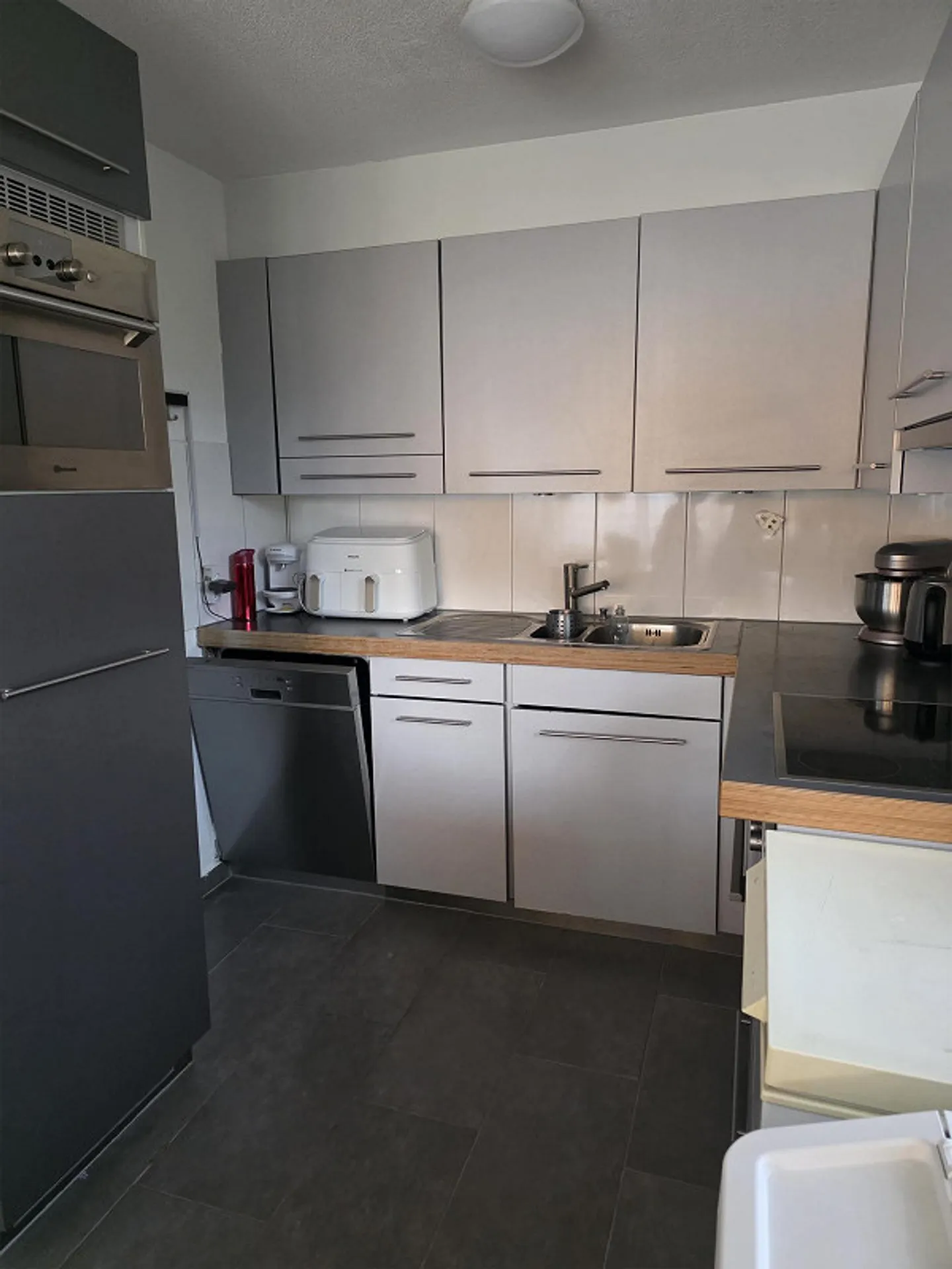 Beautiful Attractive 4.5 Room Apartment - Photo 5 of 12