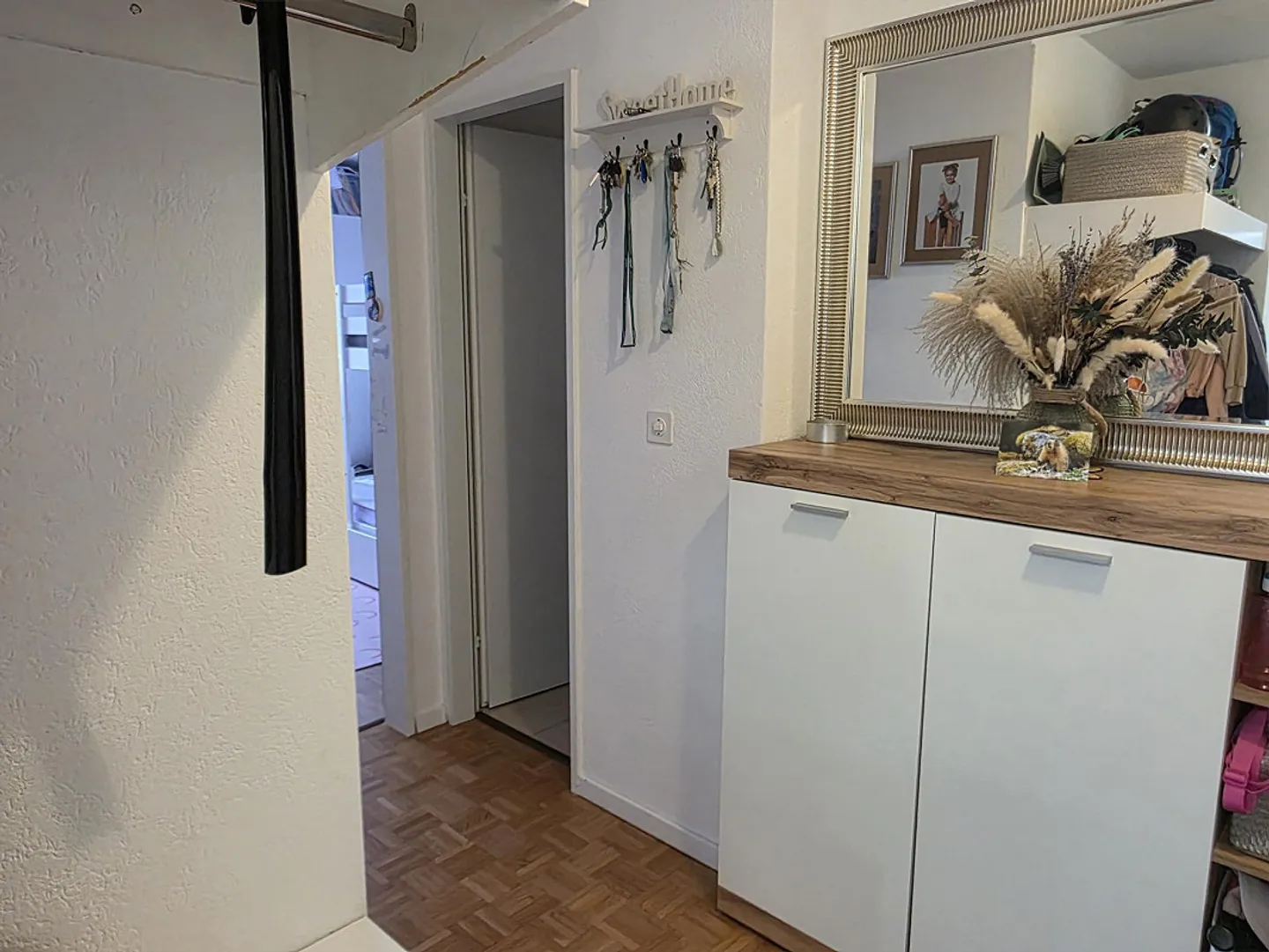 Beautiful Attractive 4.5 Room Apartment - Photo 10 of 12