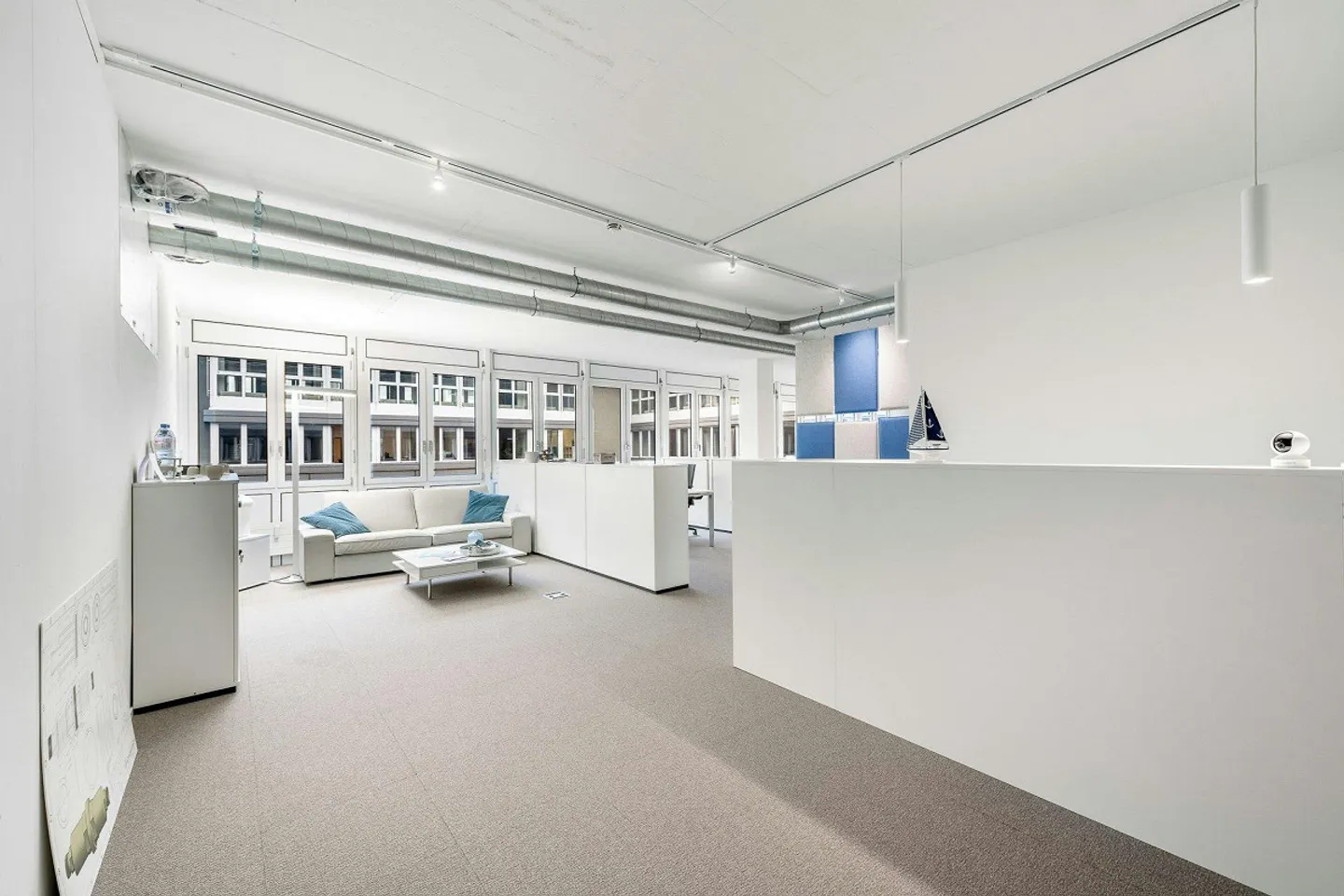 PLAZA | Espace de bureau prêt à emménager - Photo 3 sur 7