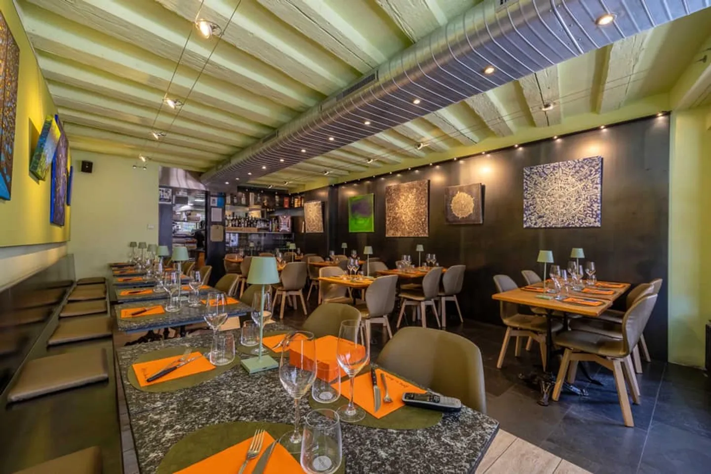 Ristorante rinomato nel cuore della città vecchia - vendita con i muri - Foto 2 di 8