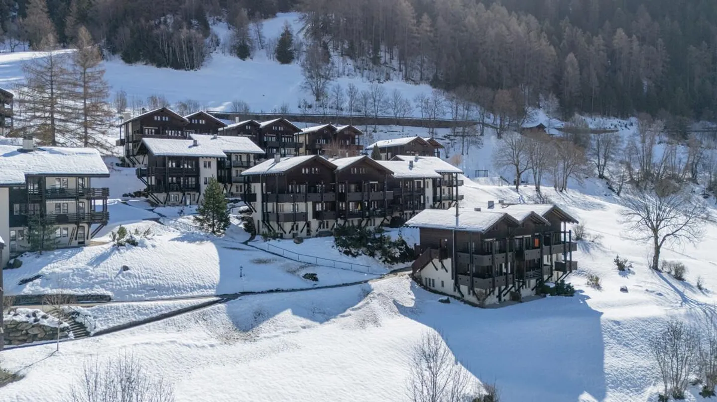 Cozy 3.5-room apartment with a magnificent view in the Wallis - Photo 8 of 9