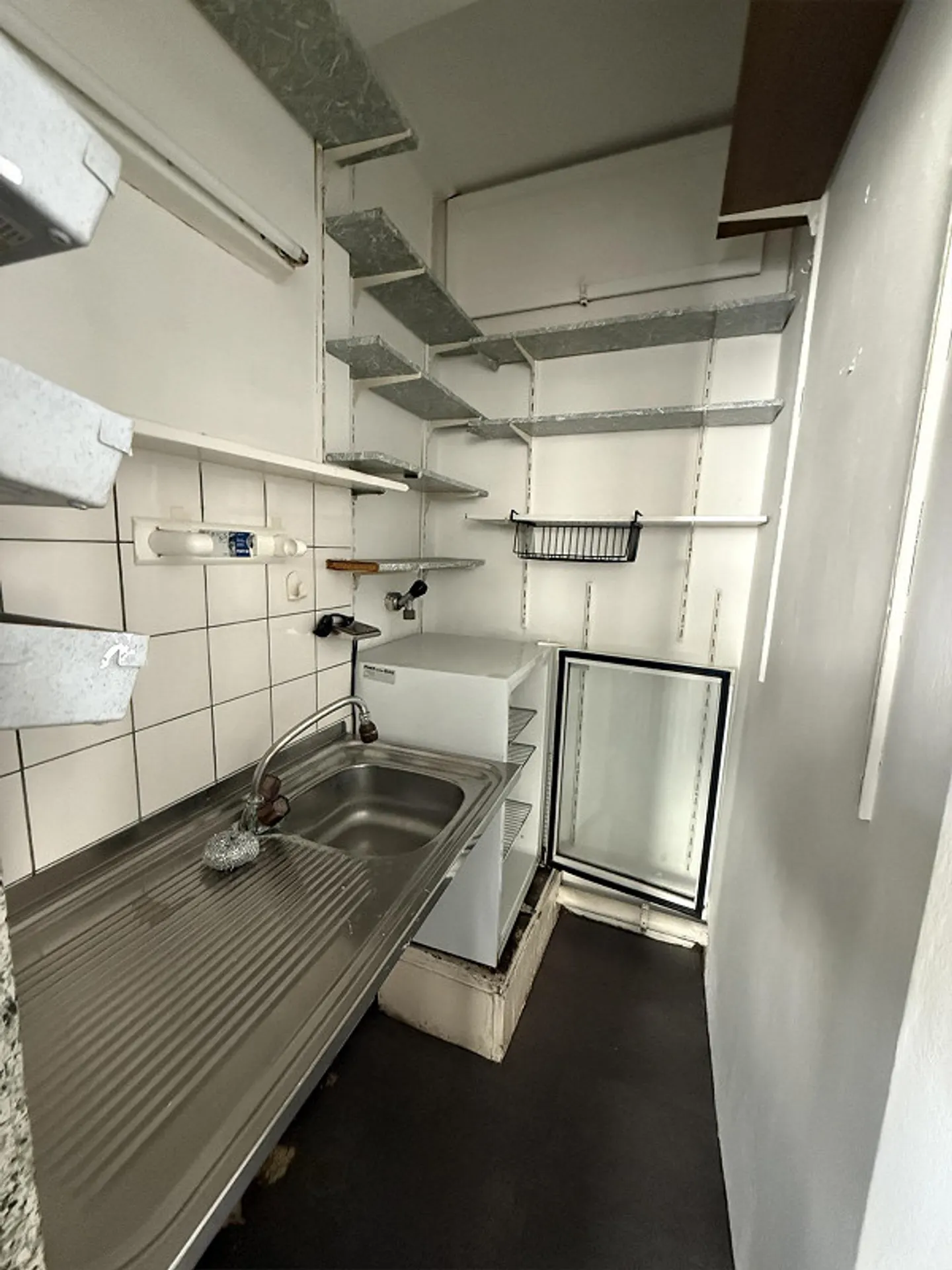 Attractive Commercial Space at Barfüsserplatz – Hairdresser or Office - Photo 5 of 5