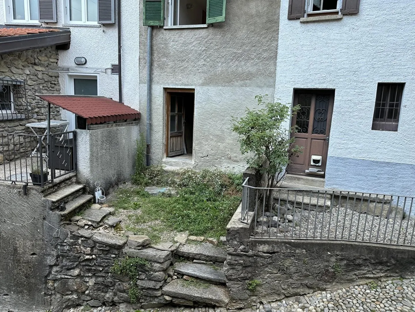 Casa di villaggio 3 1/2 locali con piccolo spazio esterno in posizione molto tranquilla e soleggiata - Foto 14 di 20