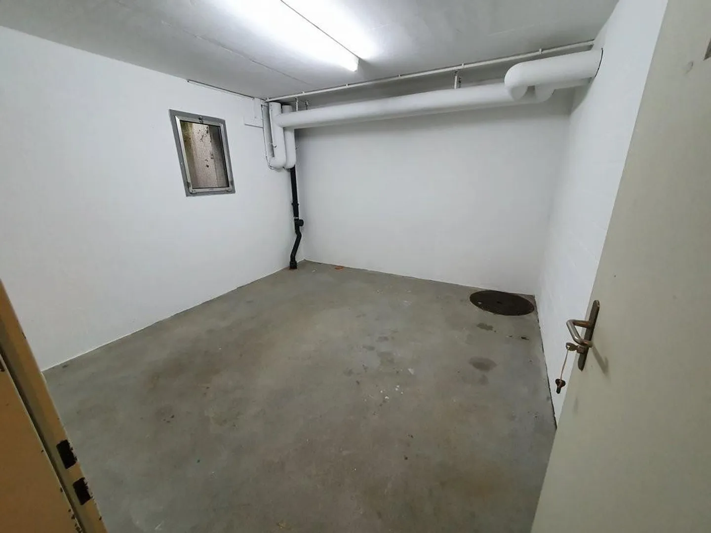 Craft room for rent - Photo 2 of 2